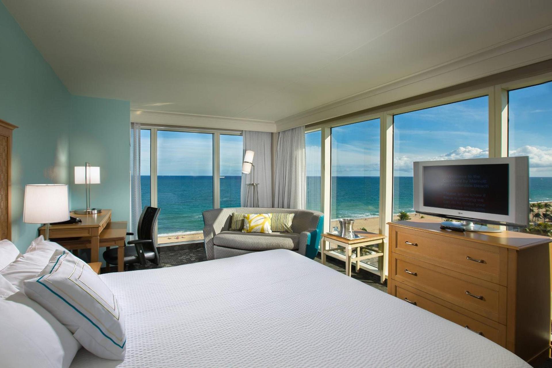 Courtyard by Marriott Oceanside Fort Lauderdale Beach photo 13