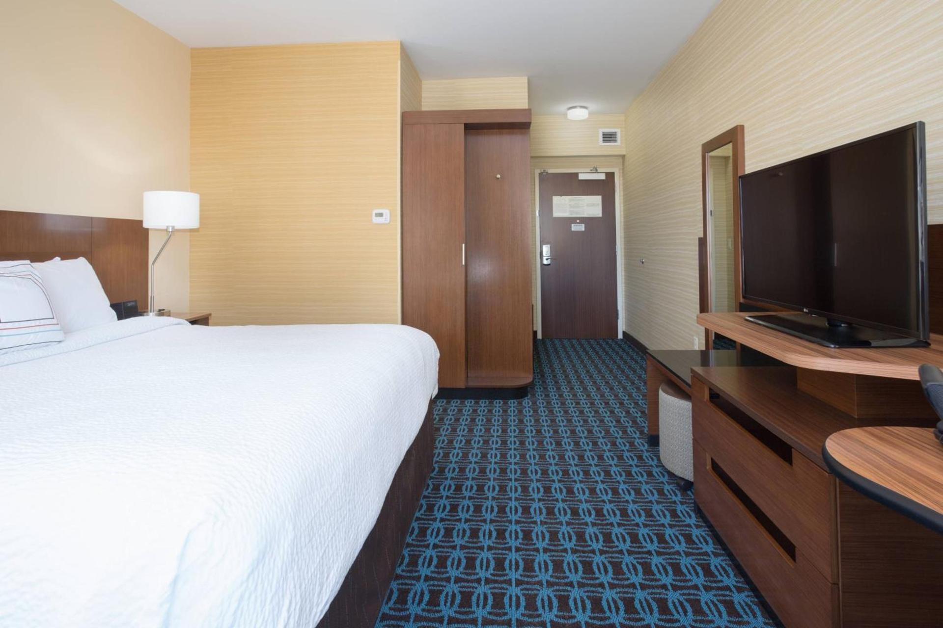 Fairfield Inn & Suites by Marriott Burlington photo 10