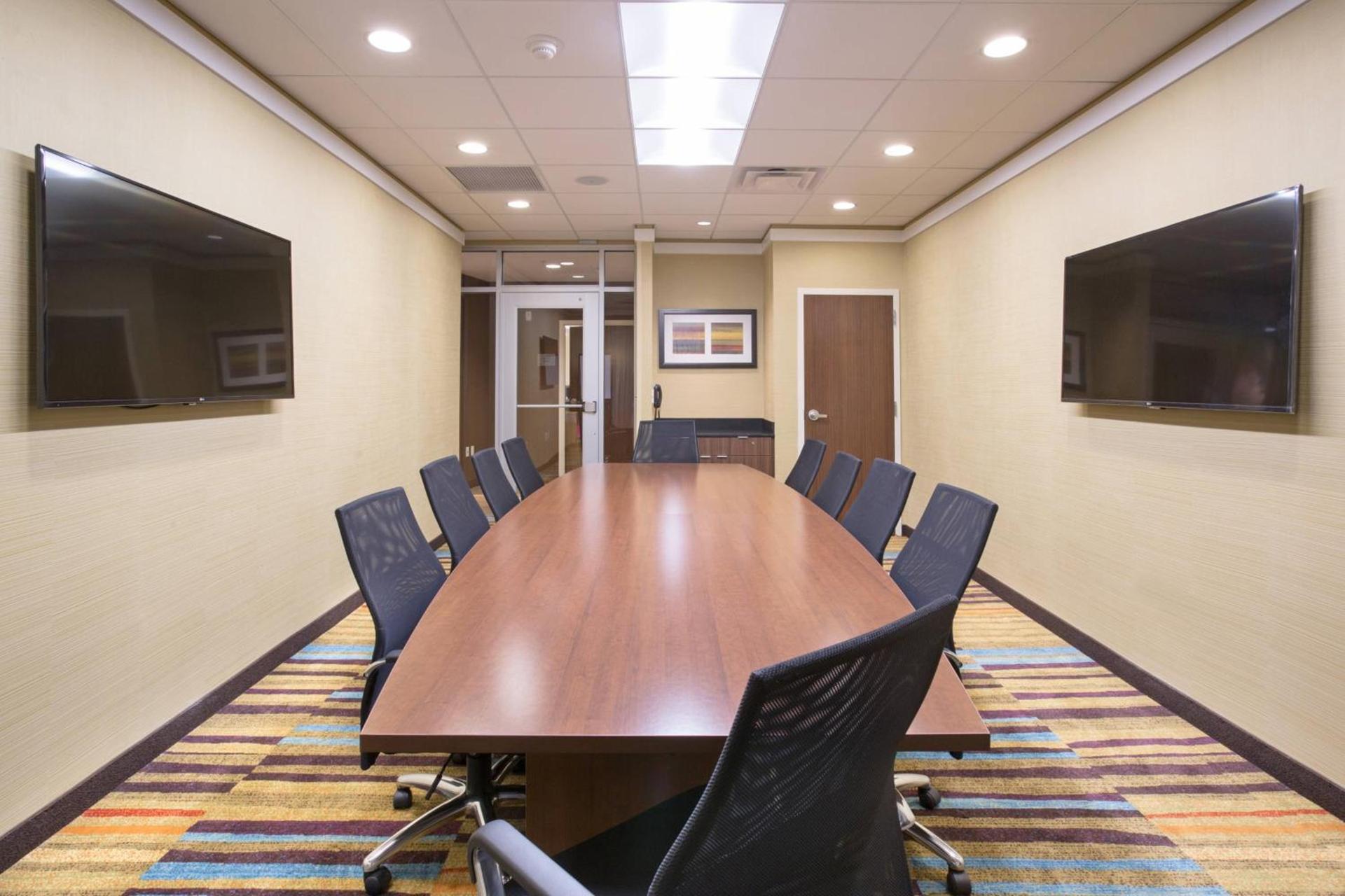 Fairfield Inn & Suites by Marriott Burlington photo 33