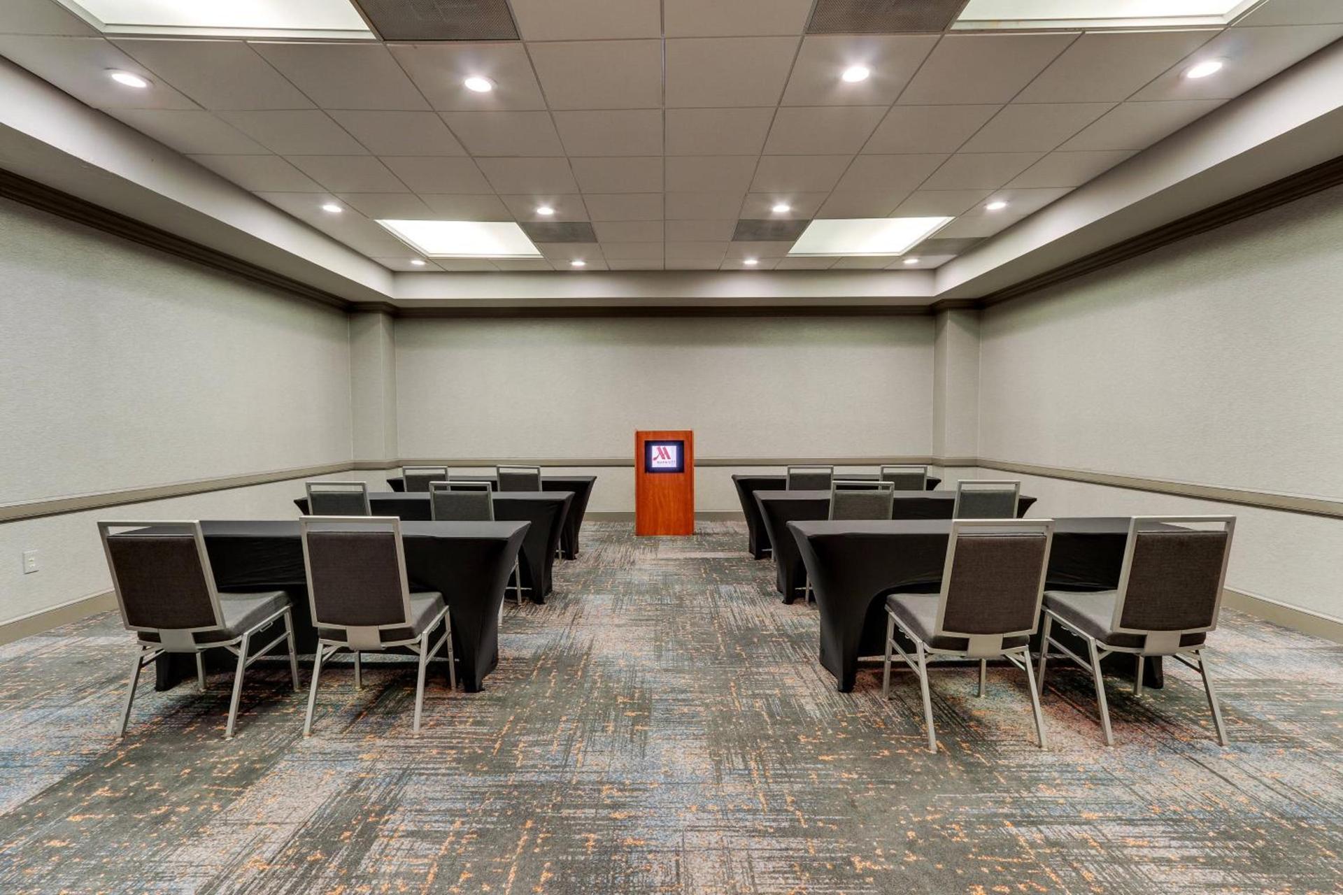 Huntsville Marriott at the Space & Rocket Center photo 15