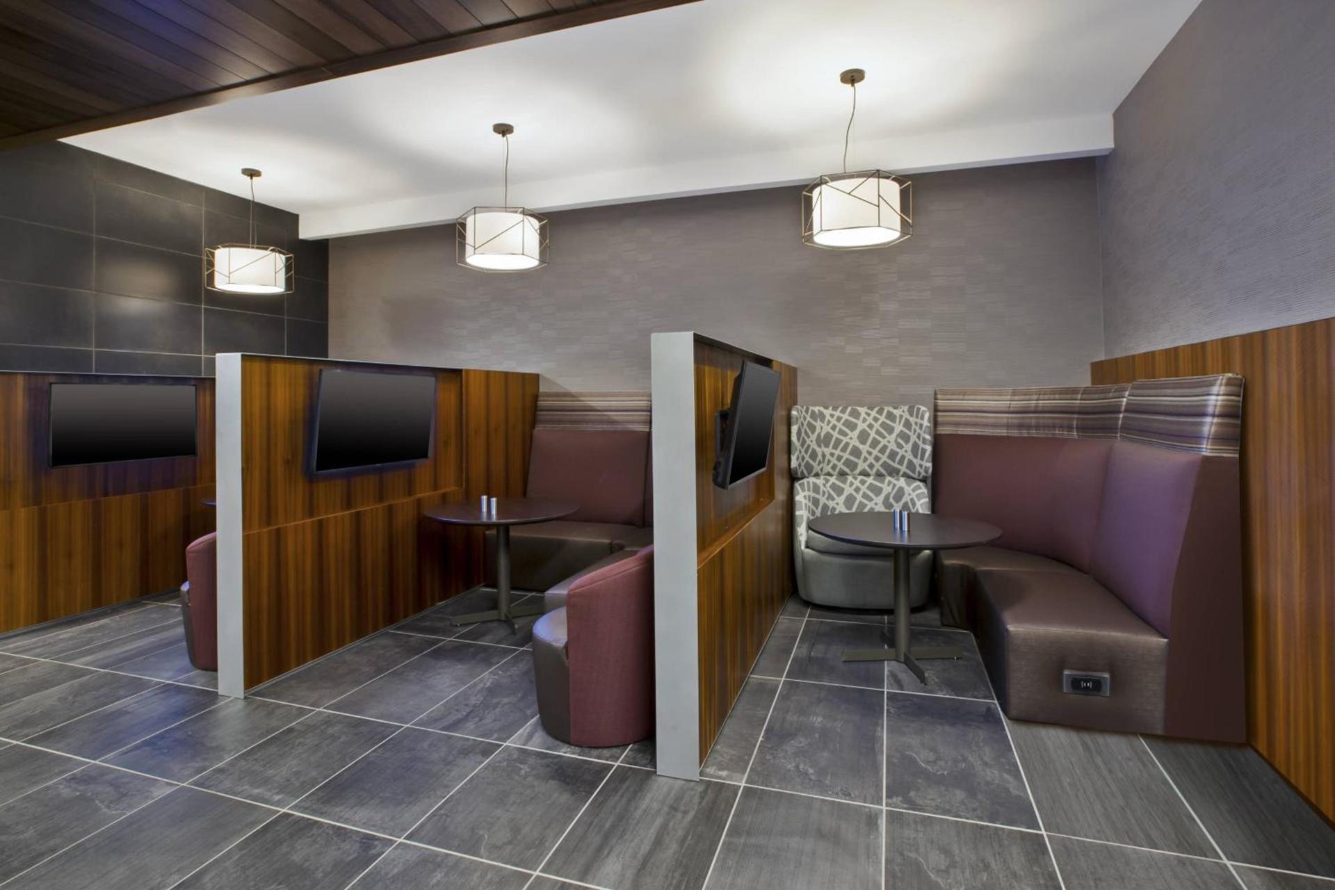 Courtyard by Marriott St. Joseph-Benton Harbor photo 23