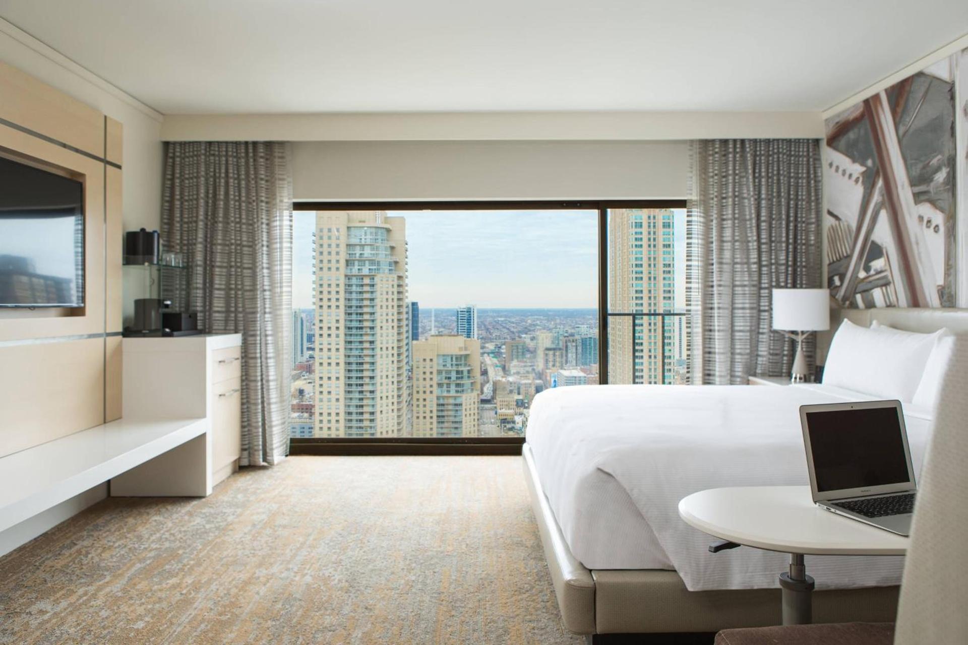 Chicago Marriott Downtown Magnificent Mile photo 2