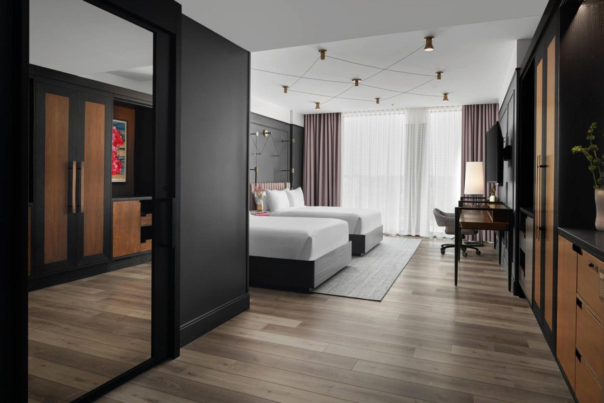 Renaissance Milwaukee West Hotel photo 8