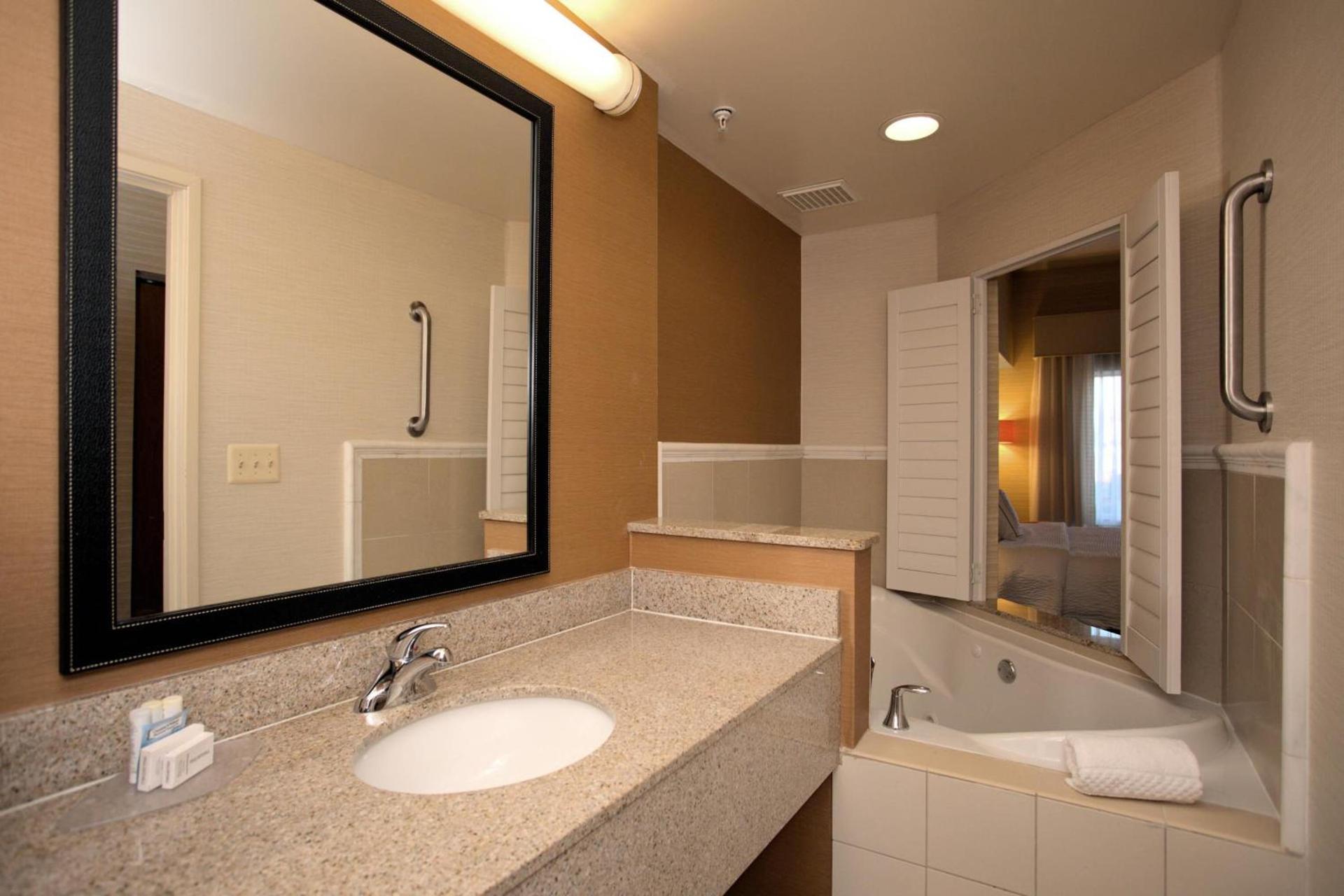 Fairfield Inn & Suites by Marriott Edison - South Plainfield photo 10
