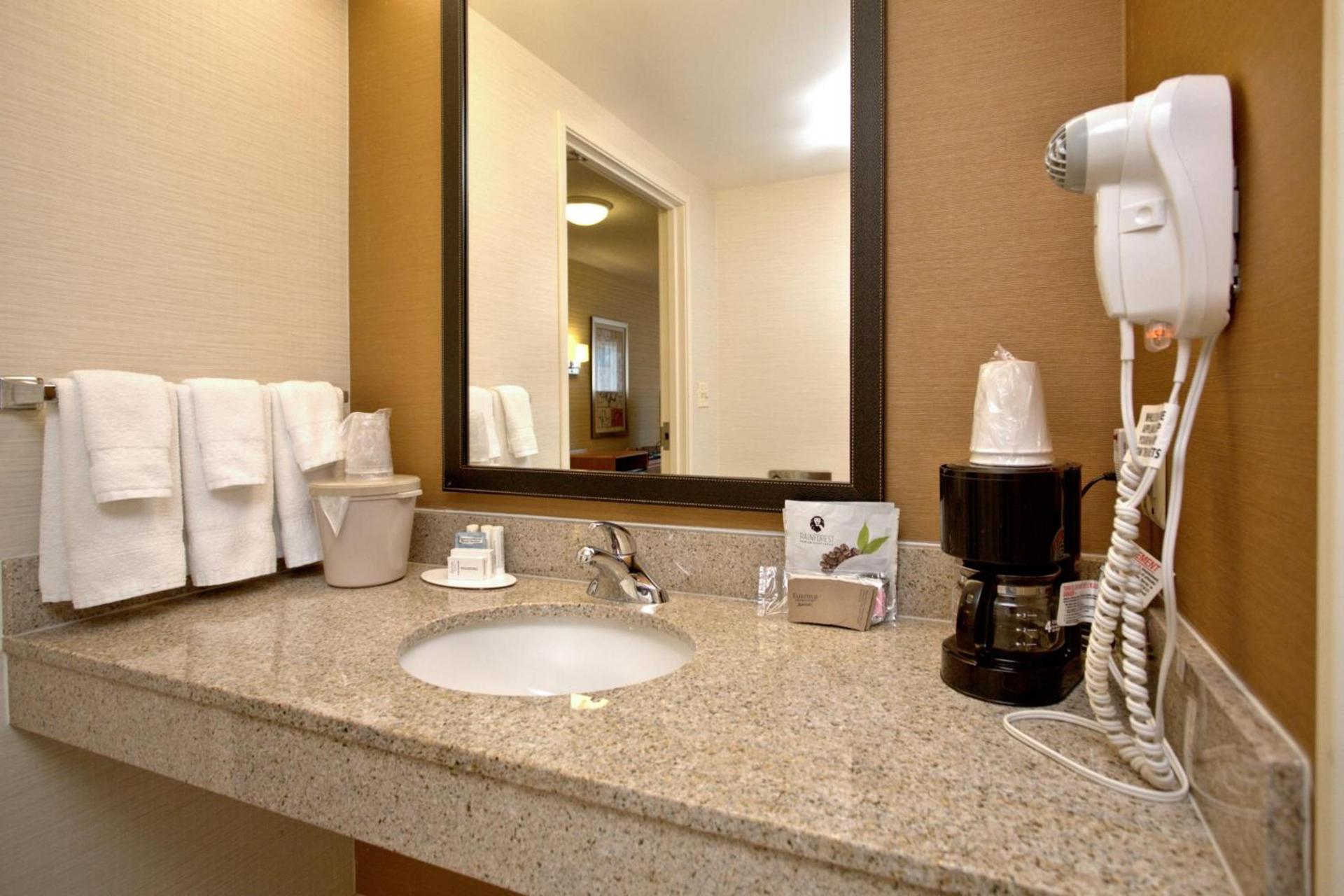 Fairfield Inn & Suites by Marriott Edison - South Plainfield photo 11