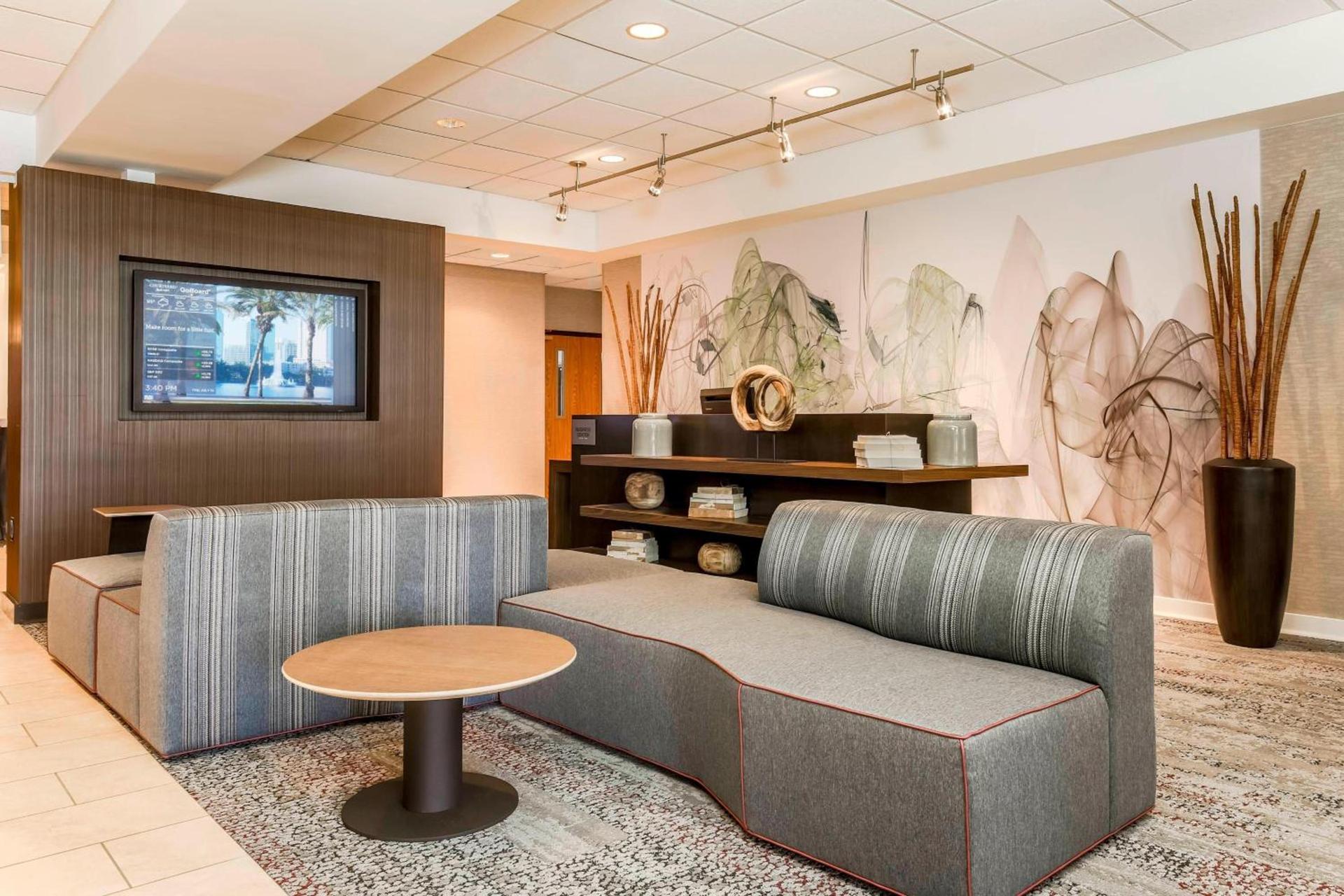 Courtyard by Marriott Orlando Lake Mary North photo 2