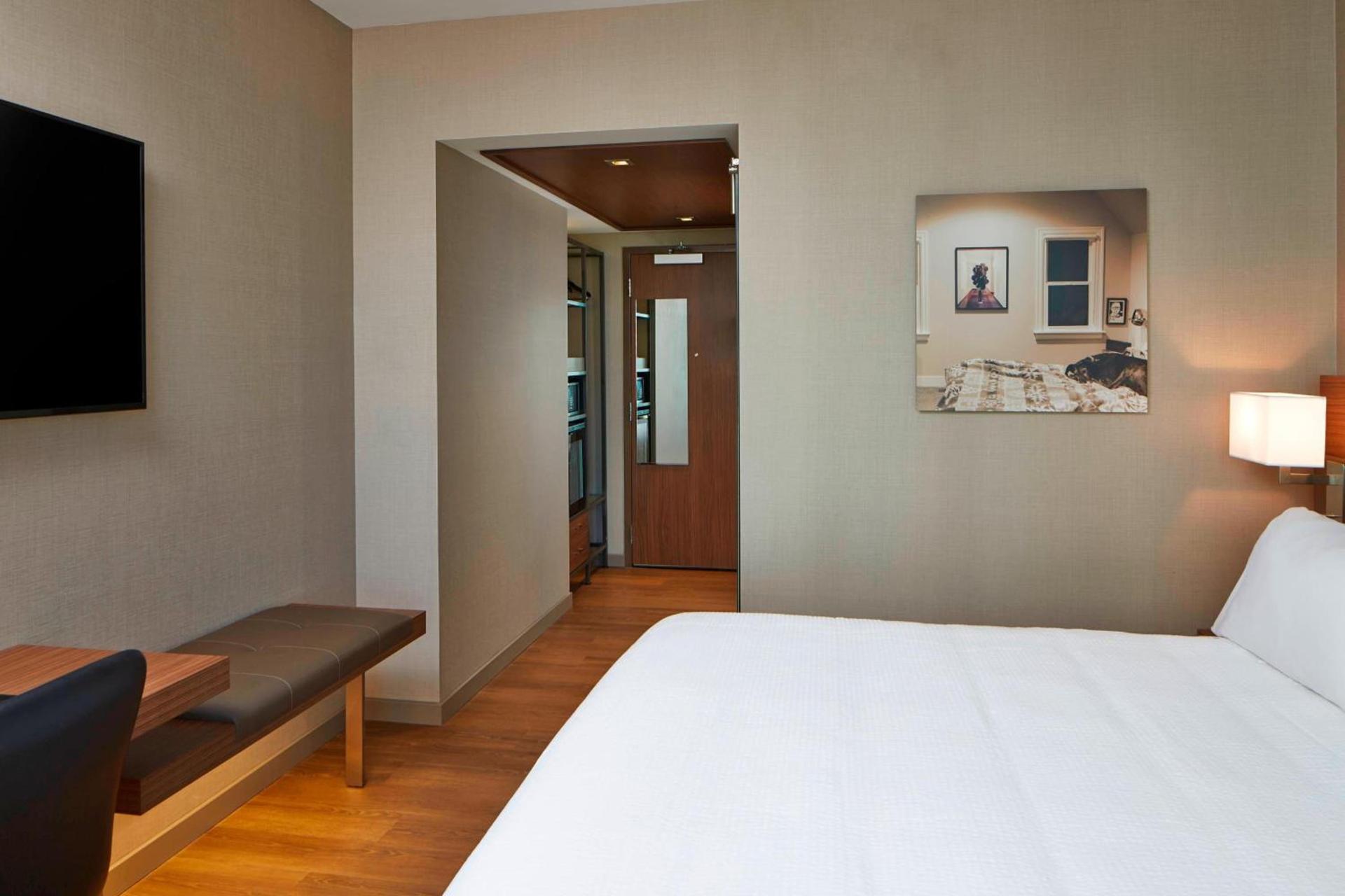 AC Hotel by Marriott Seattle Bellevue/Downtown photo 15