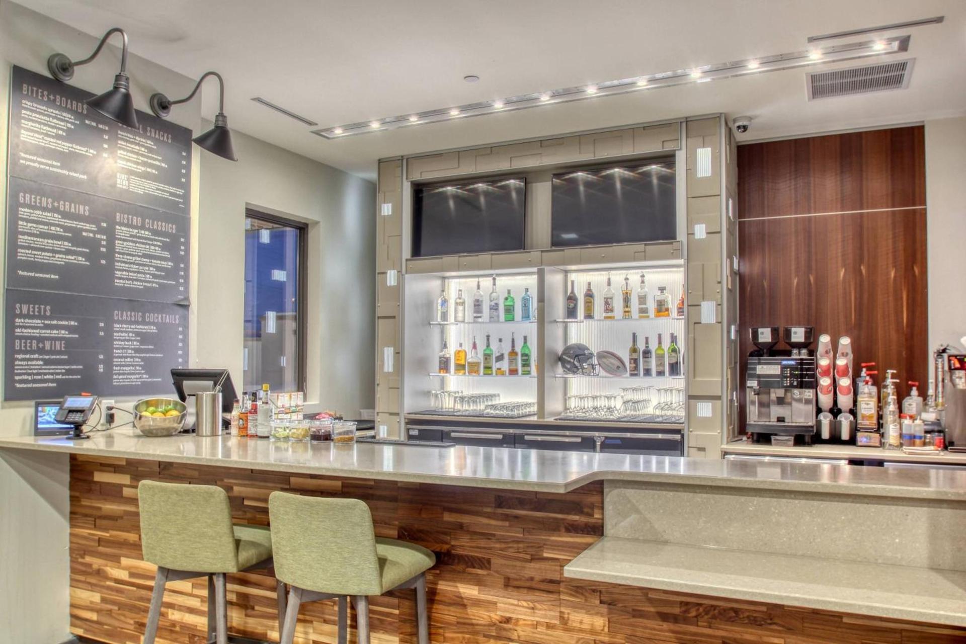 Courtyard by Marriott Fargo photo 59