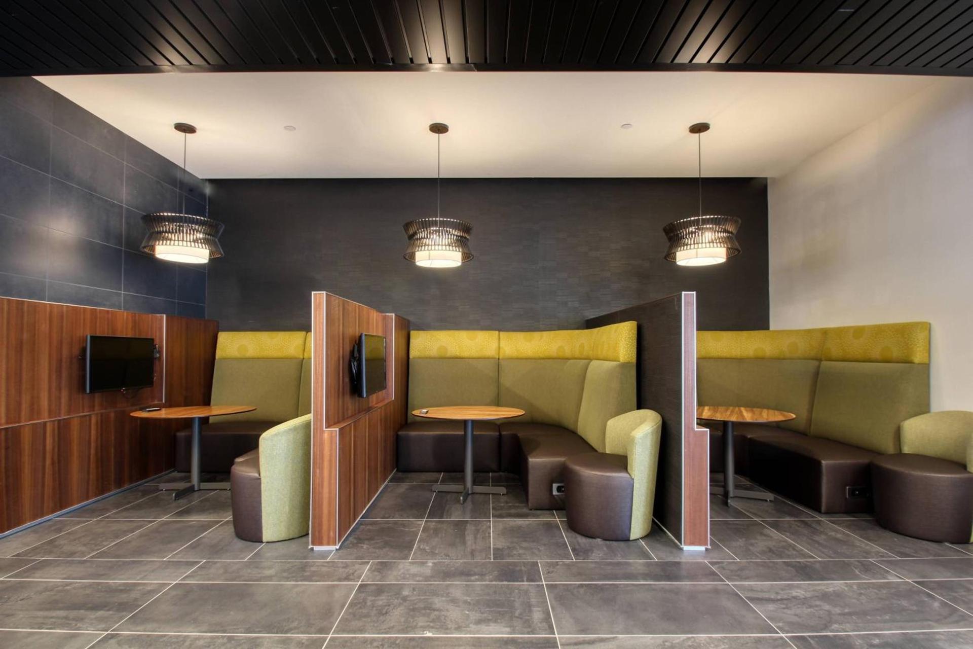 Courtyard by Marriott Fargo photo 62