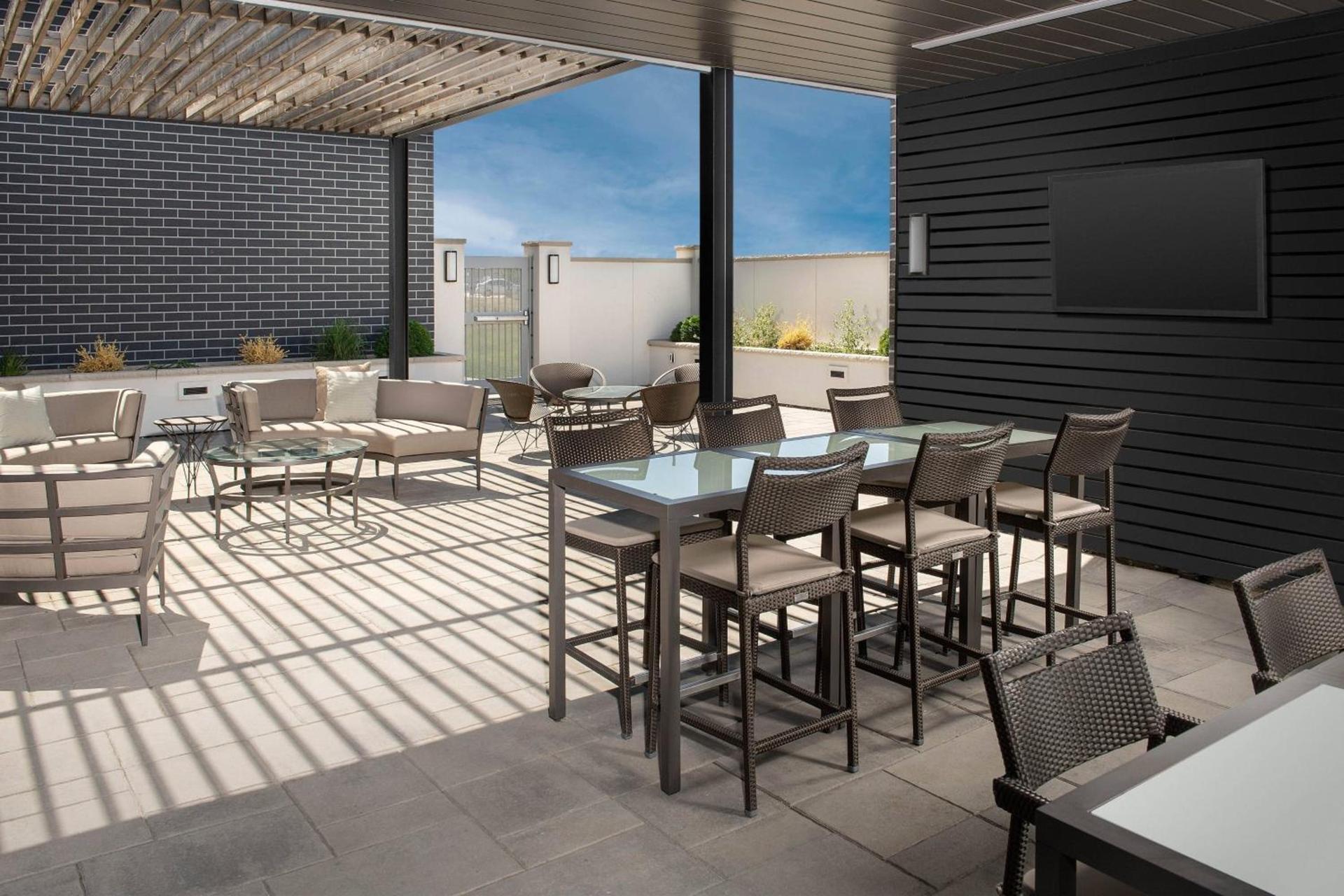 Courtyard by Marriott Fargo photo 56