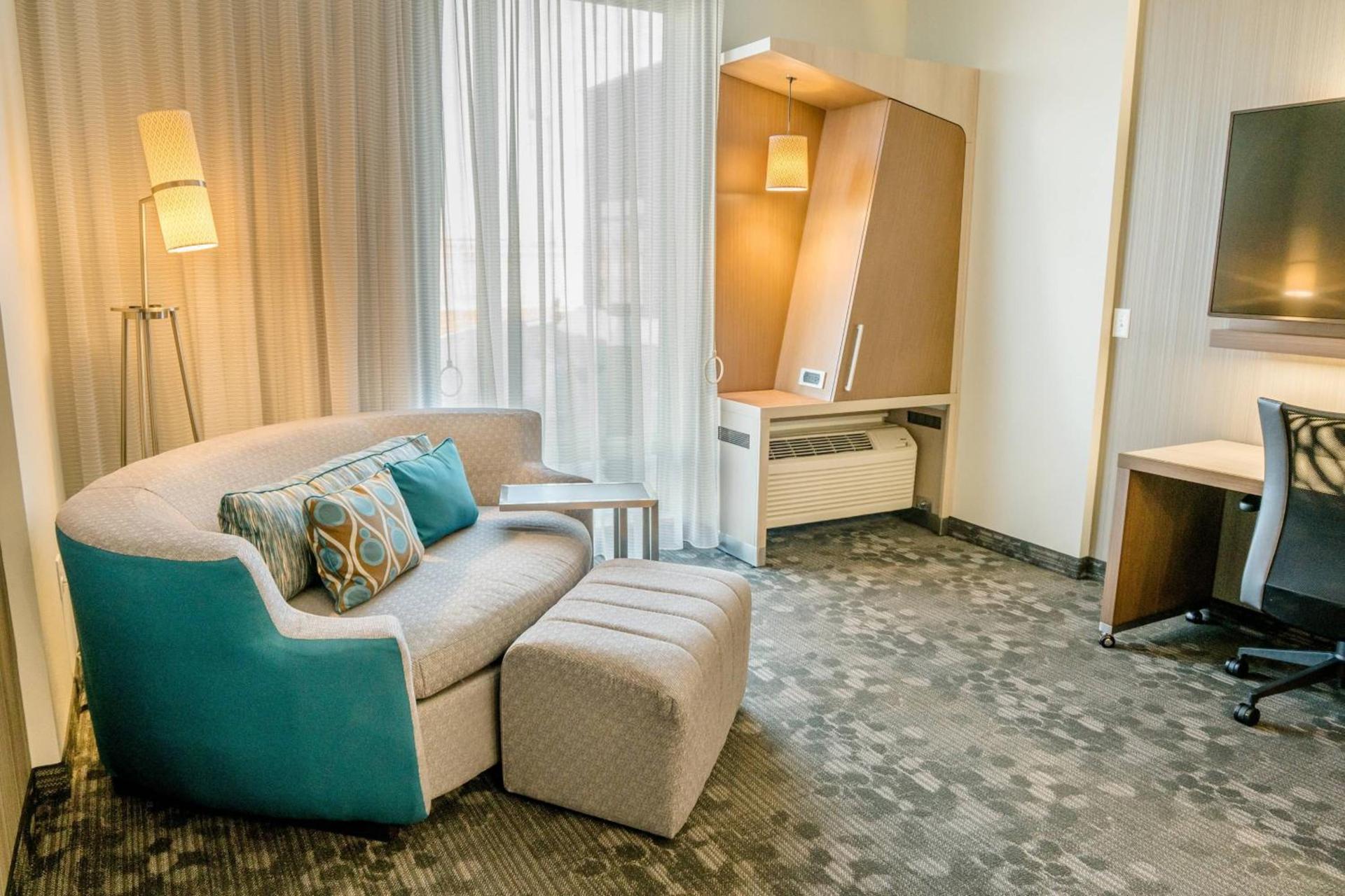 Courtyard by Marriott Fargo photo 35