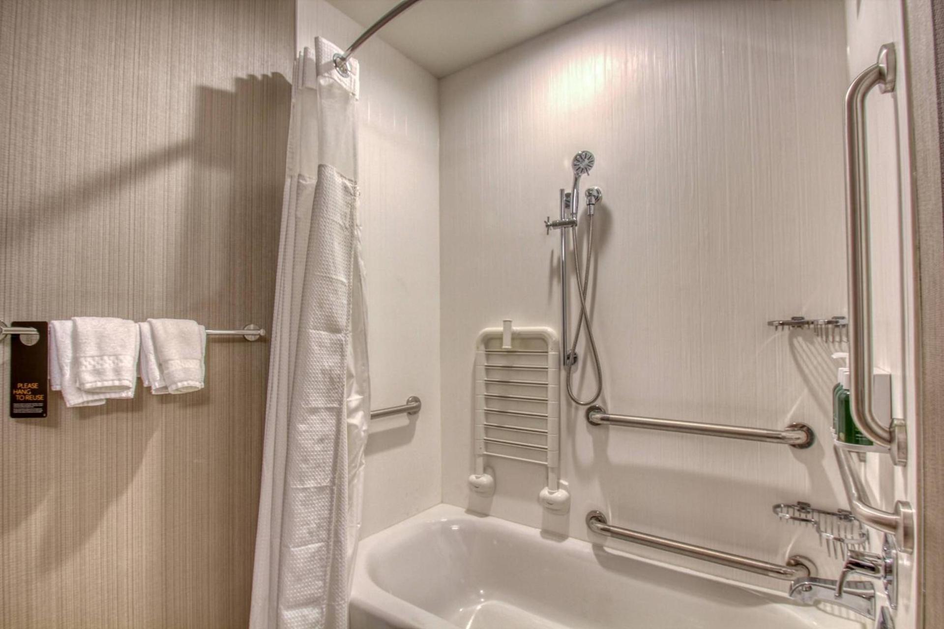 Courtyard by Marriott Fargo photo 43