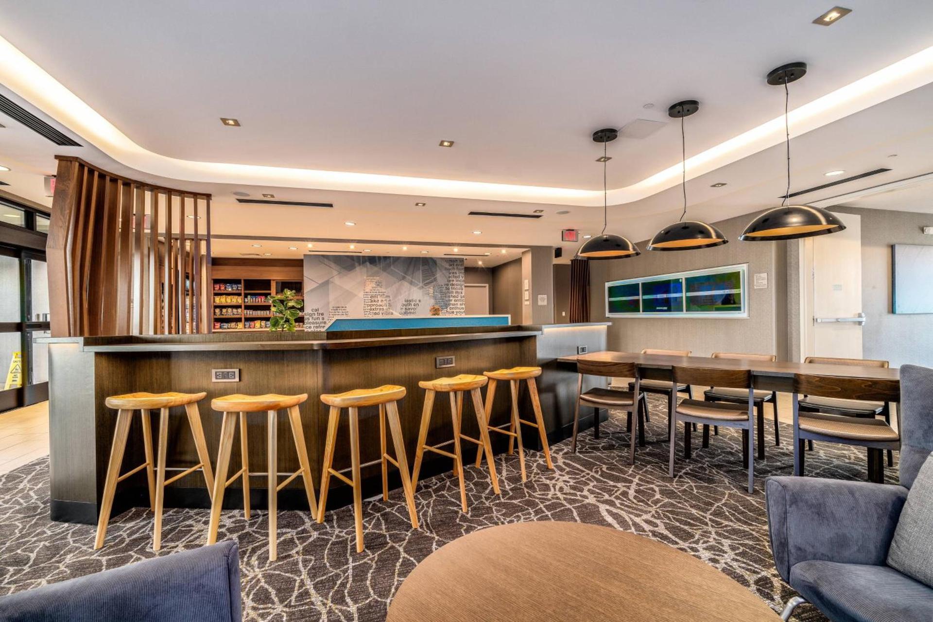 SpringHill Suites by Marriott Oakland Airport photo 2