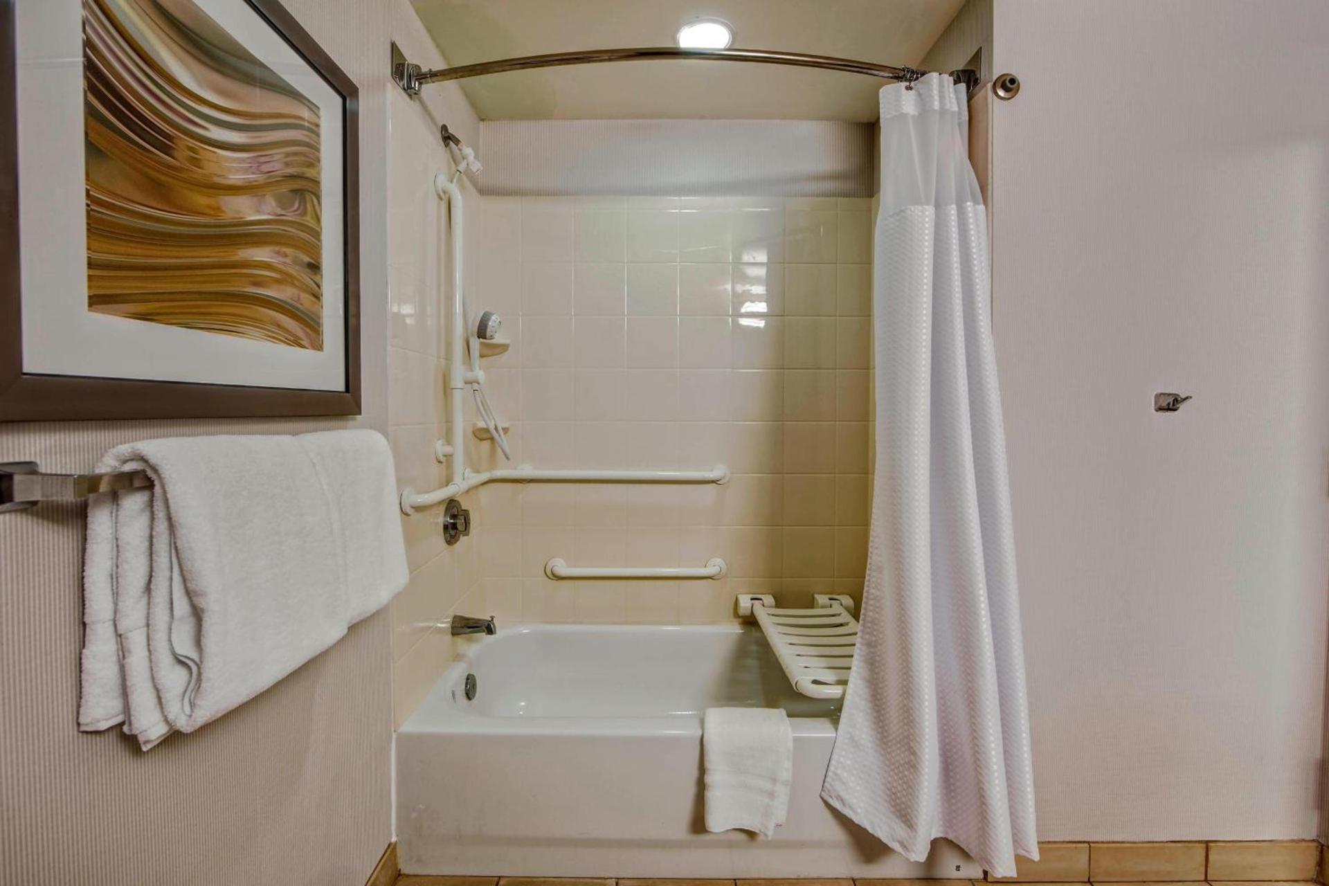 Courtyard by Marriott Memphis Southaven photo 13