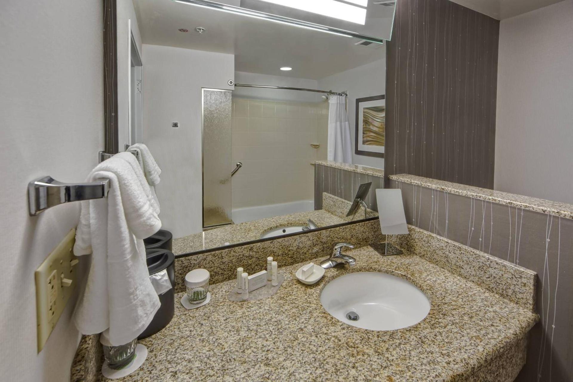 Courtyard by Marriott Memphis Southaven photo 11