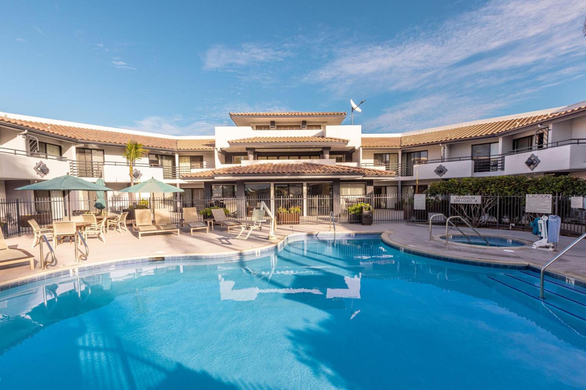 Courtyard by Marriott San Diego Del Mar/Solana Beach photo 65