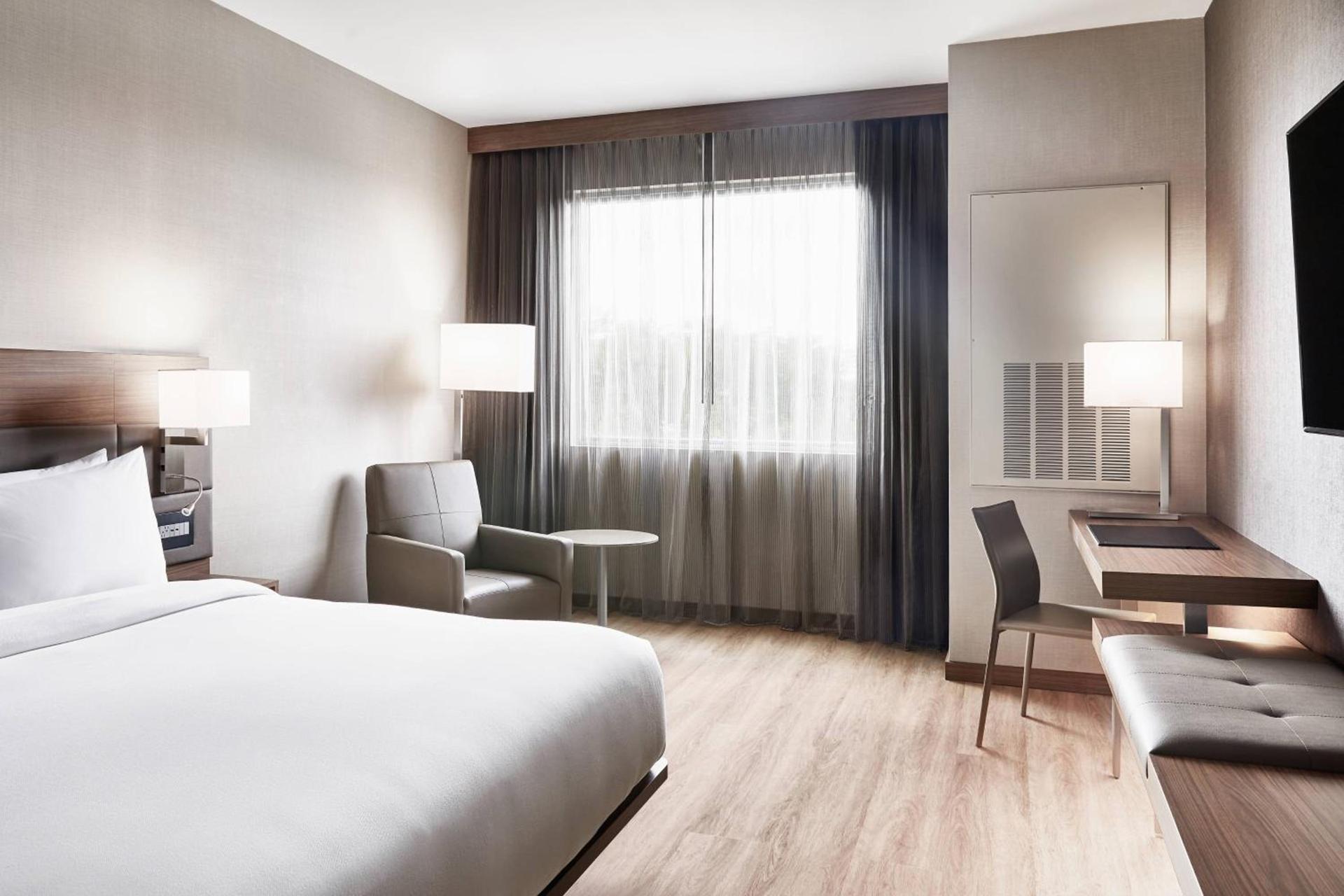 AC Hotel by Marriott Miami Airport West/Doral photo 17