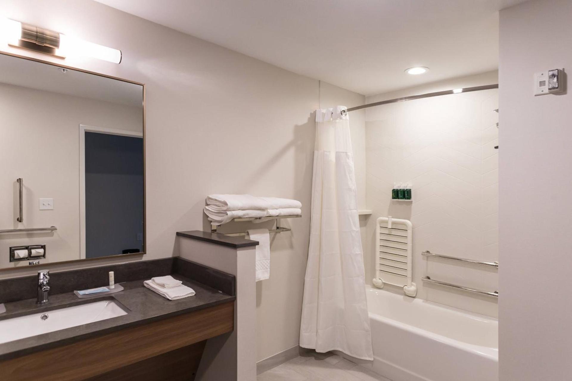 Fairfield Inn & Suites by Marriott Northfield photo 7