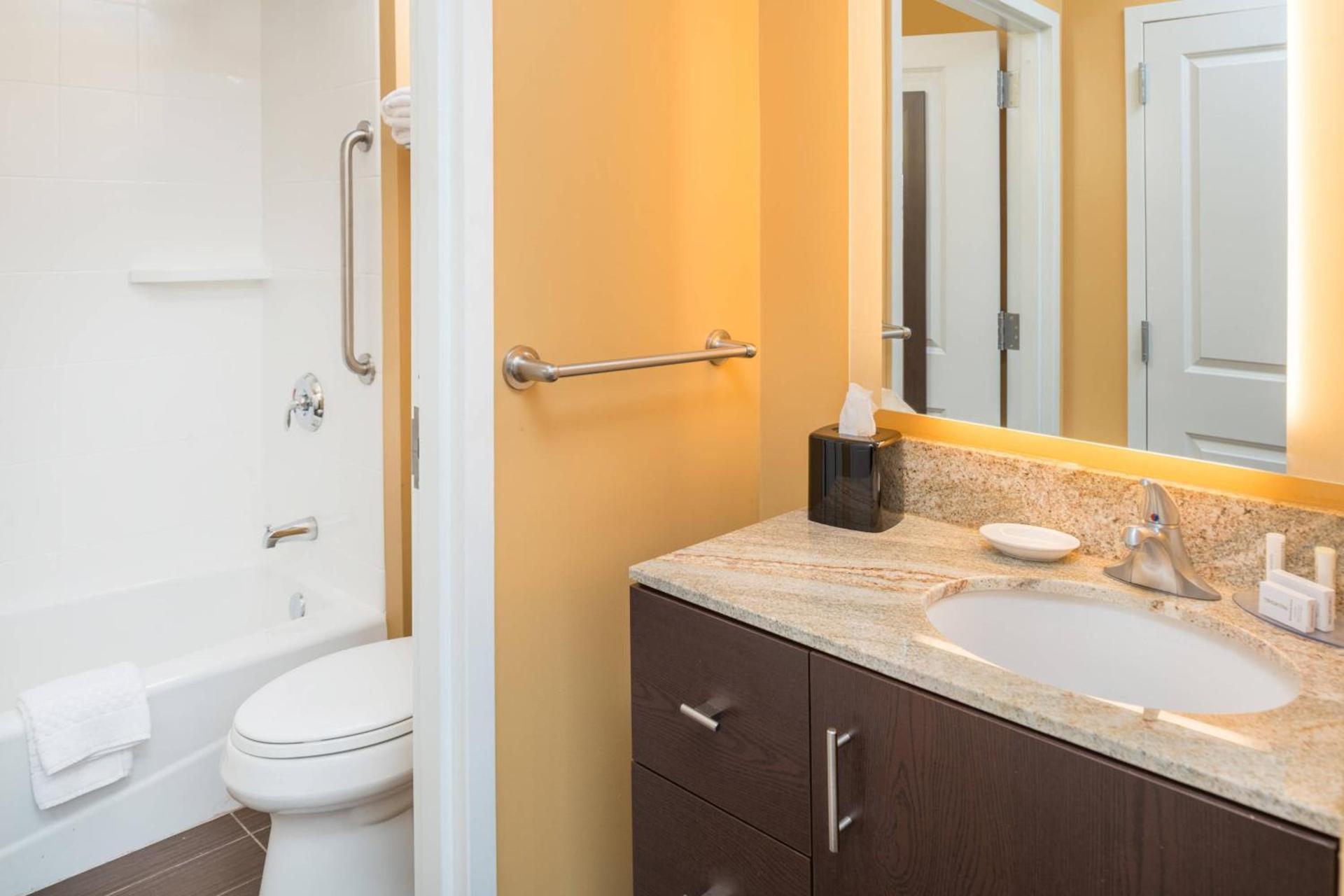 TownePlace Suites by Marriott New Hartford photo 7
