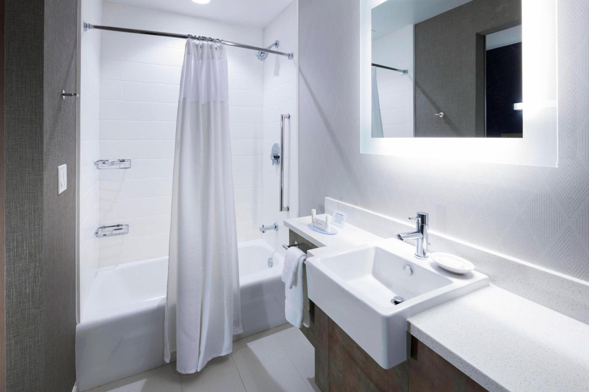 SpringHill Suites by Marriott Clearwater Beach photo 14
