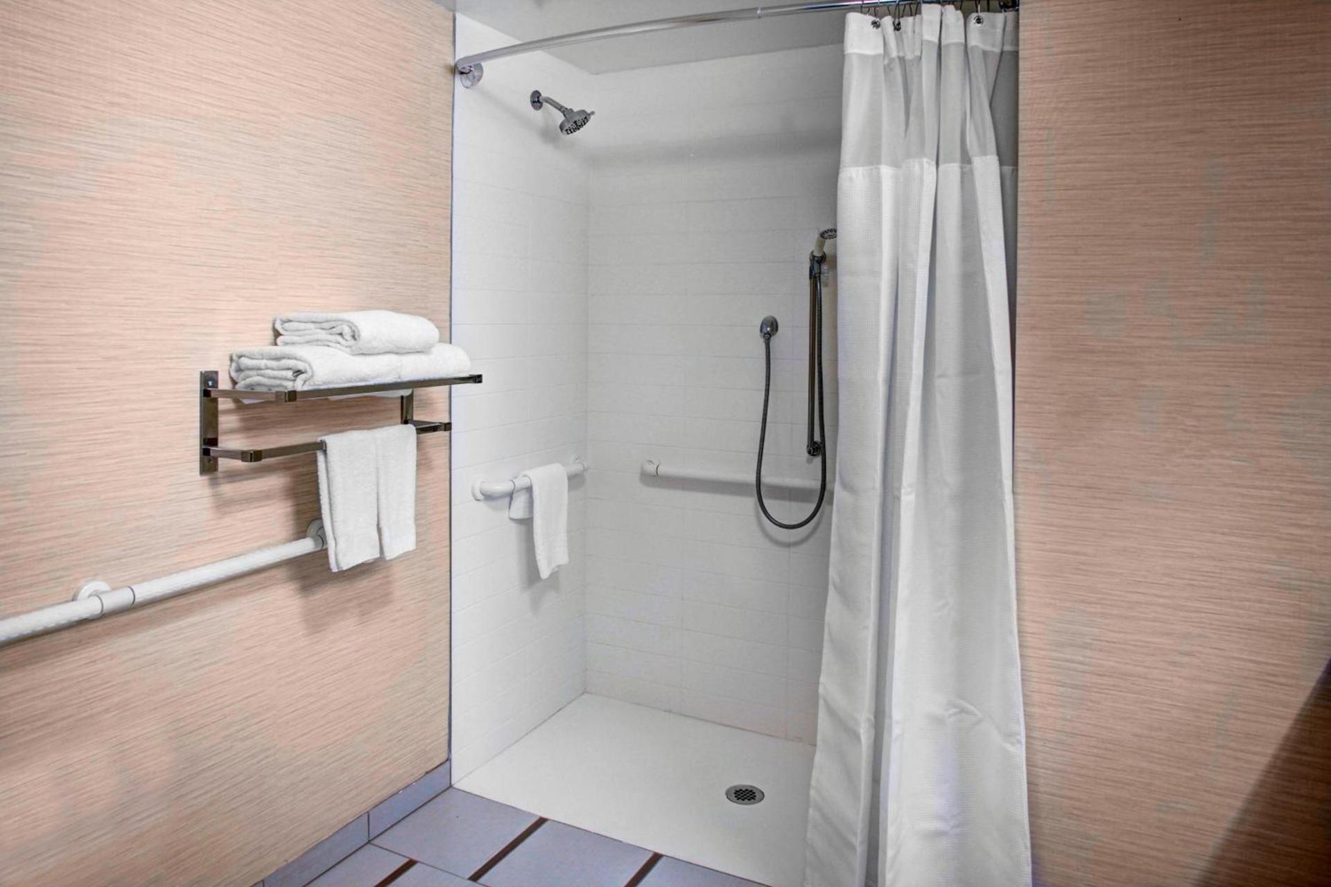 Fairfield Inn & Suites by Marriott Los Angeles LAX/El Segundo photo 14