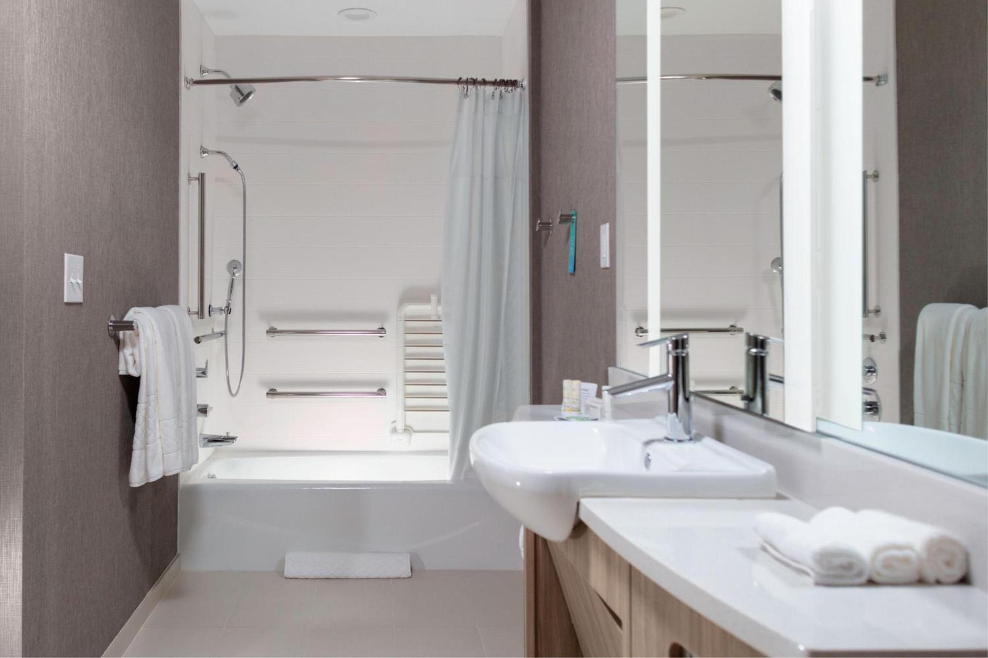 SpringHill Suites By Marriott Durham City View photo 18
