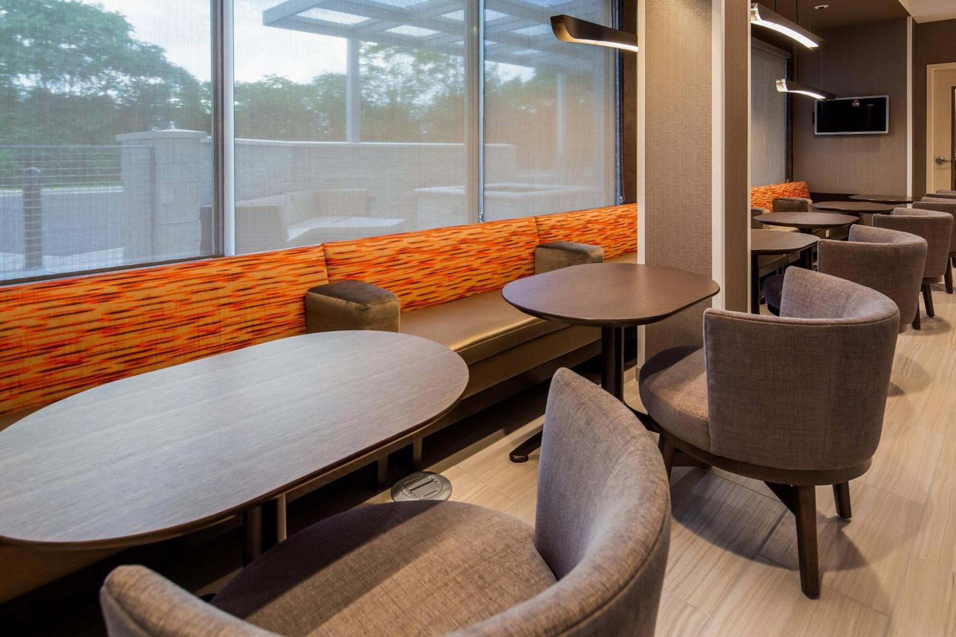 SpringHill Suites by Marriott Chambersburg photo 5