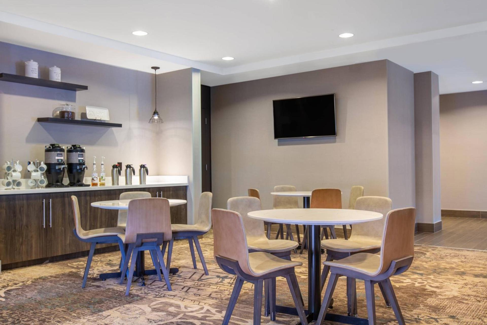 Residence Inn Phoenix NW/Surprise photo 24