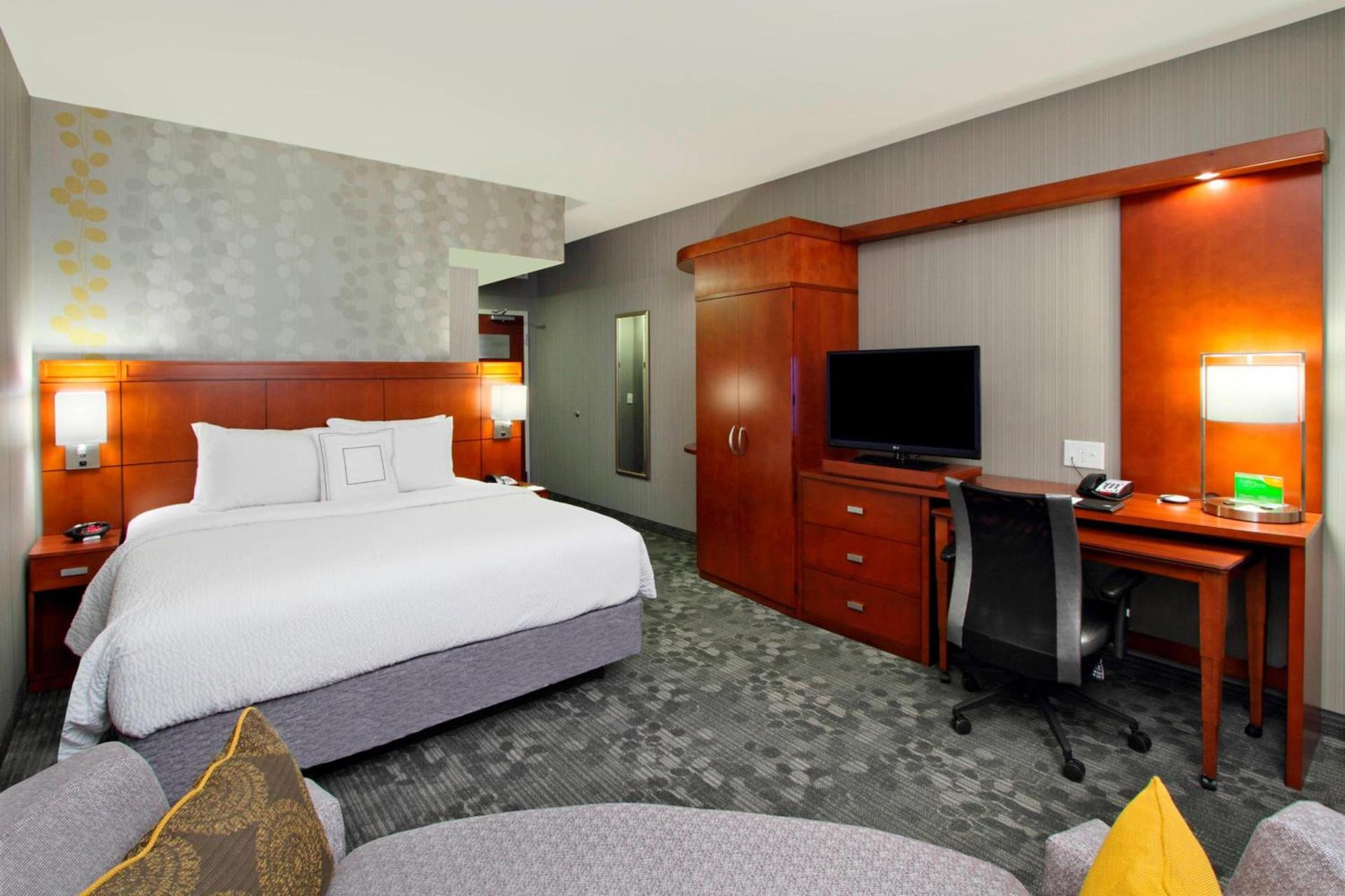 Courtyard by Marriott Victoria photo 5