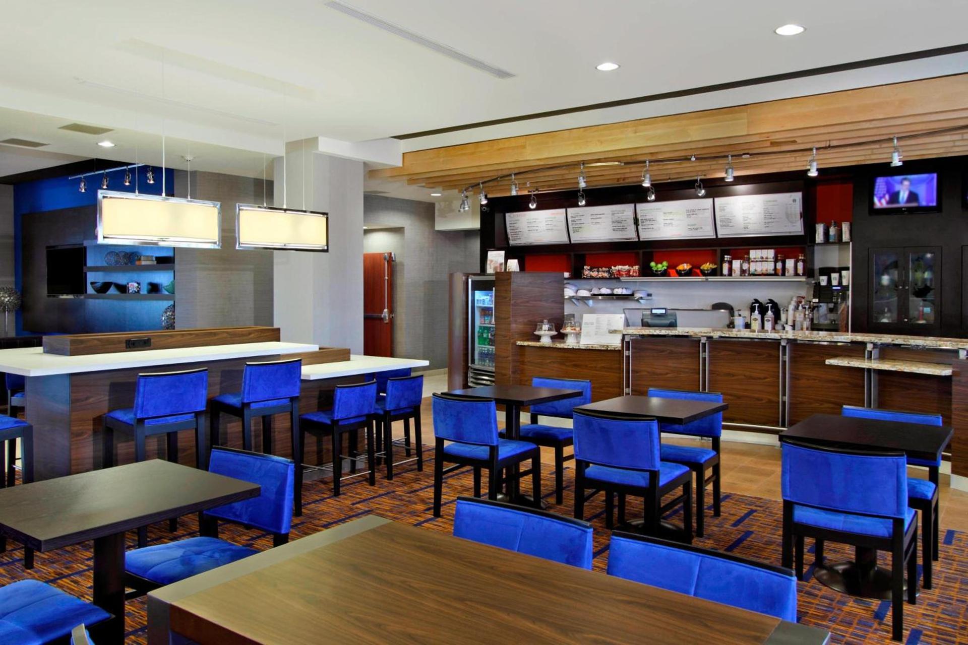 Courtyard by Marriott Victoria photo 31