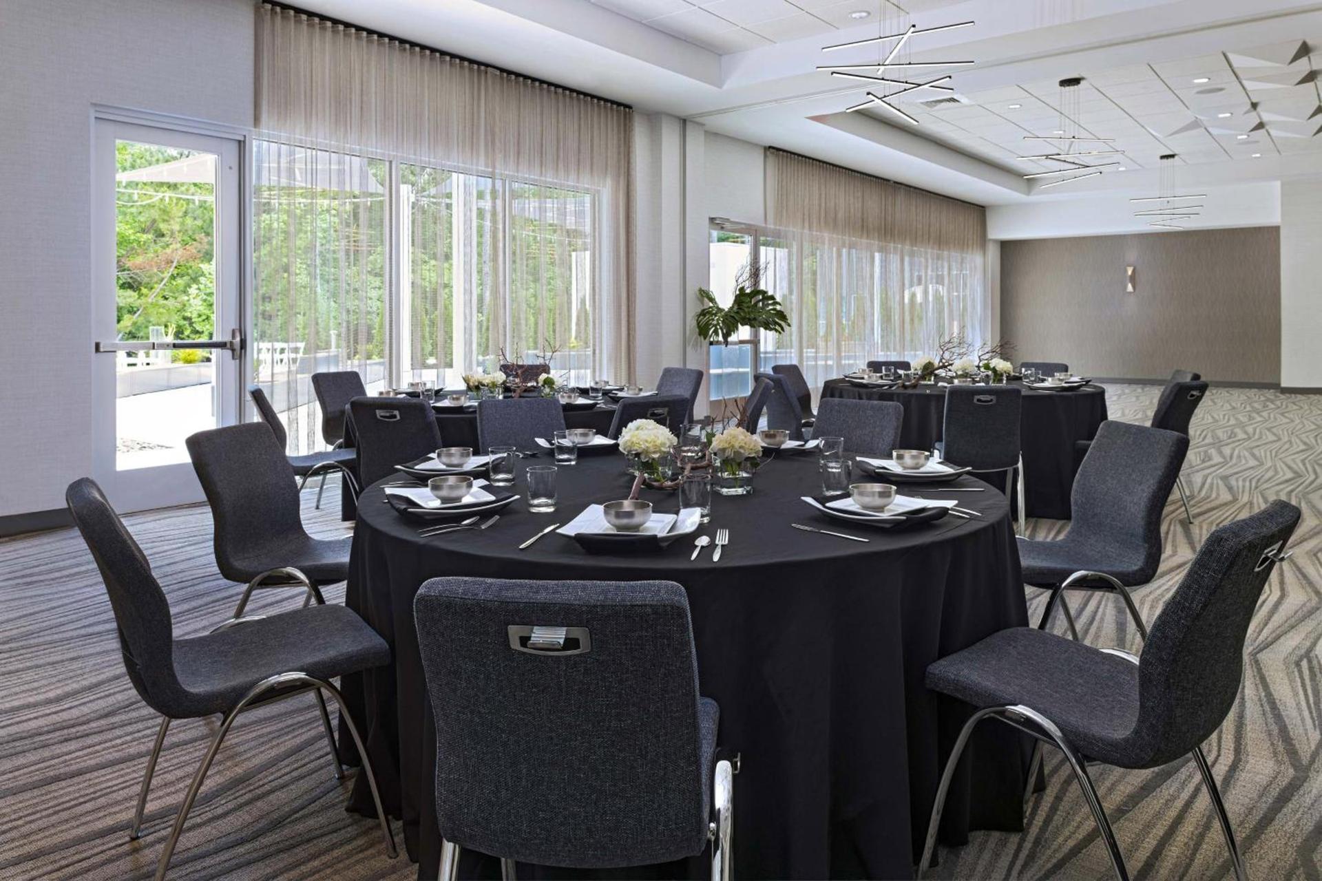 Aloft by Marriott Little Rock West photo 34