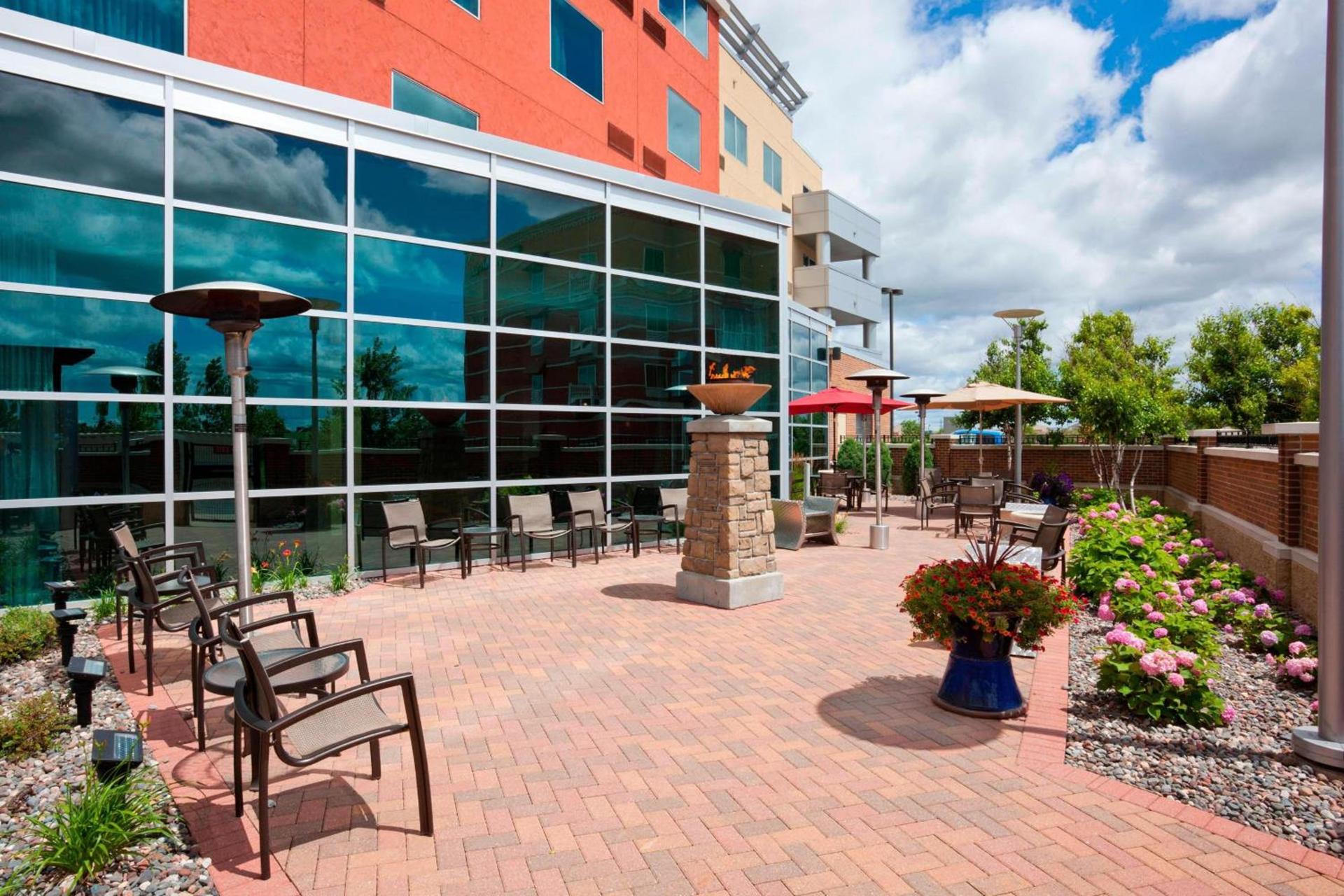 Courtyard Minneapolis Maple Grove Arbor Lakes photo 22