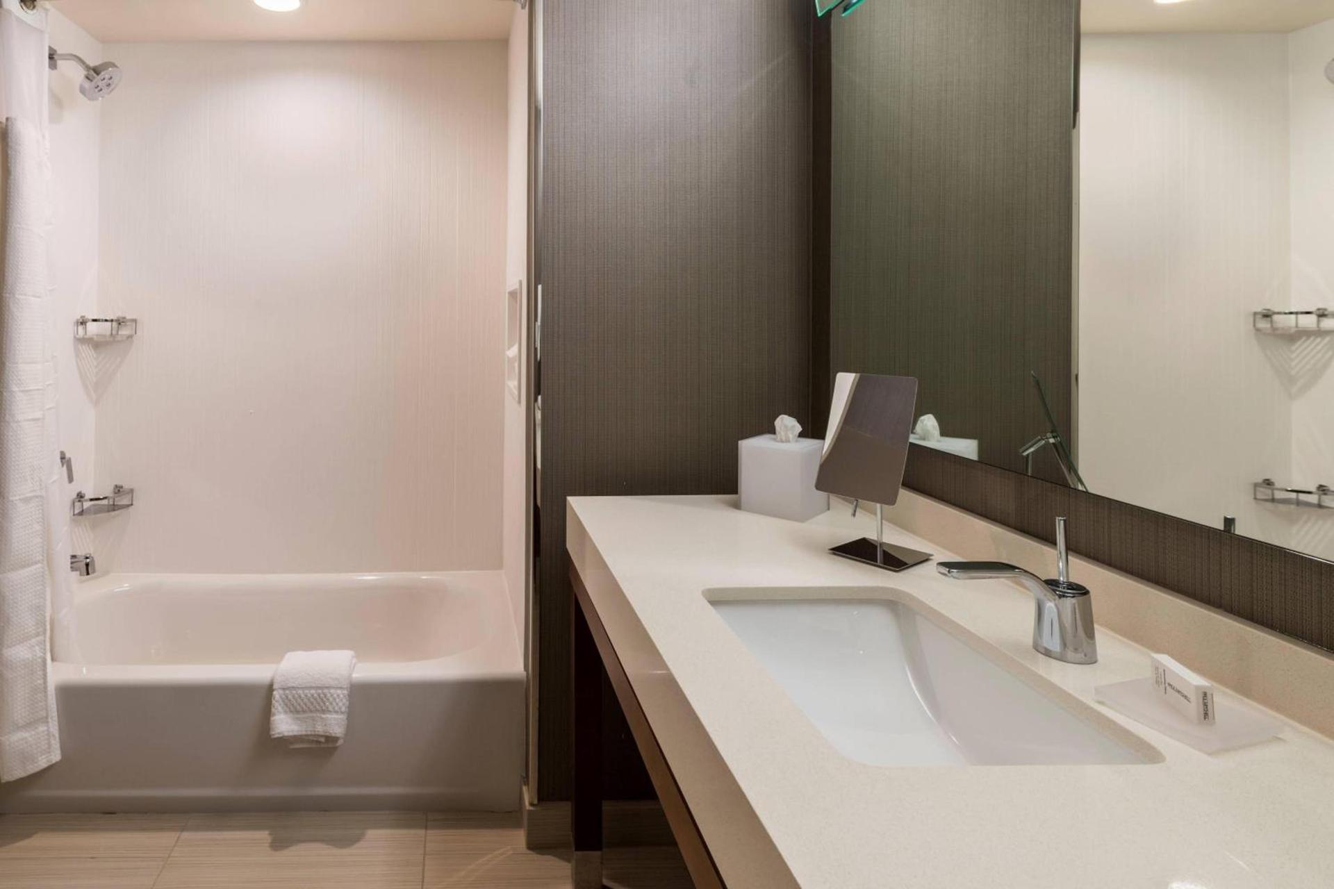 Courtyard by Marriott Tampa Northwest/Veterans Expressway photo 12
