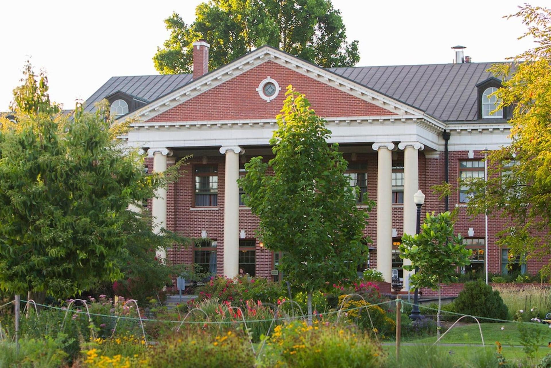 McMenamins Grand Lodge photo 61