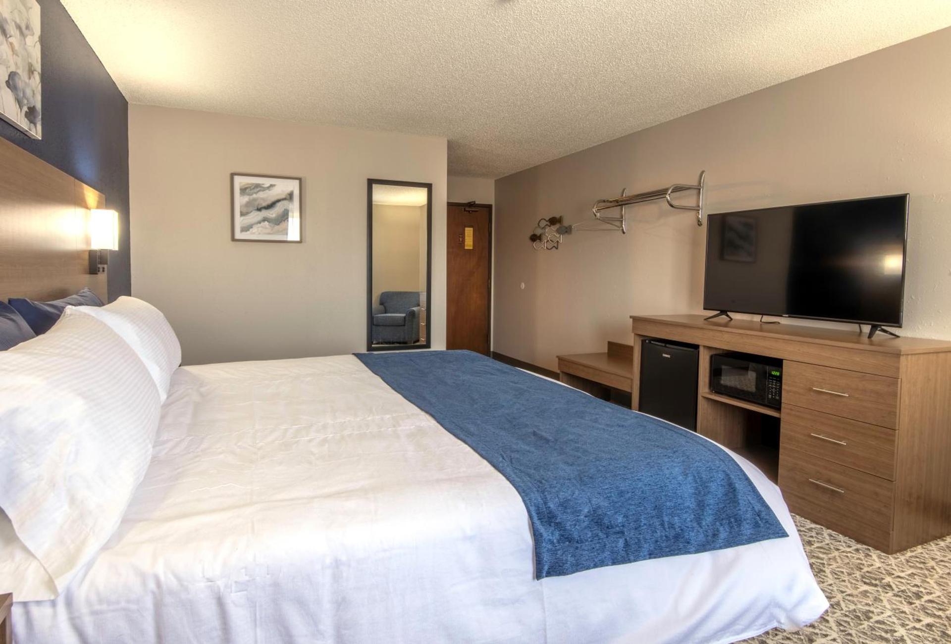 Hilltop Inn & Suites photo 23