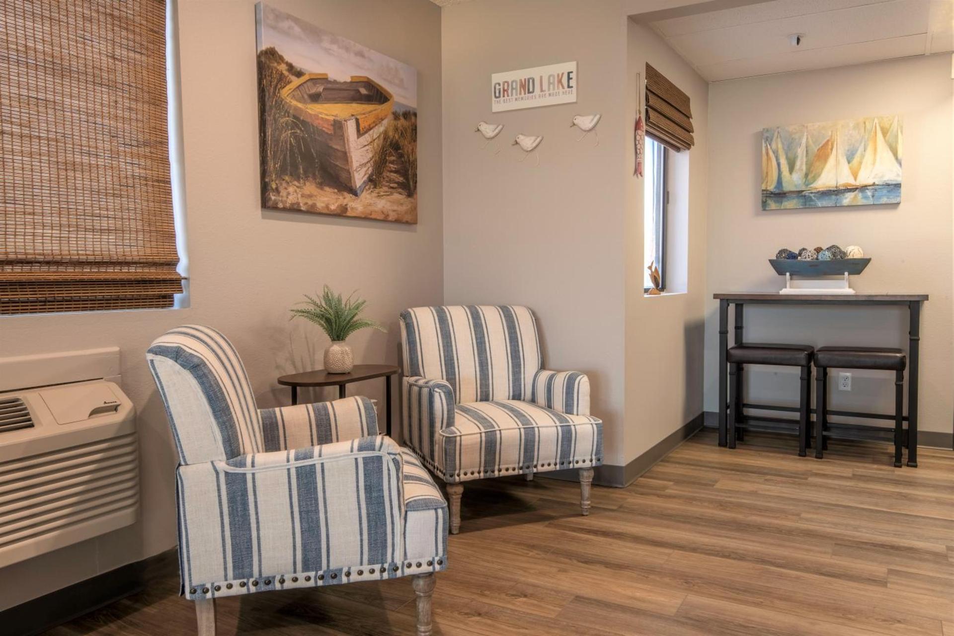 Hilltop Inn & Suites photo 19