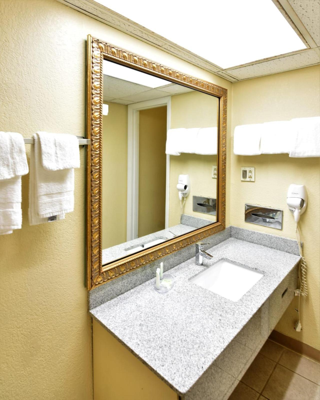 Rodeway Inn Harbison Area photo 5
