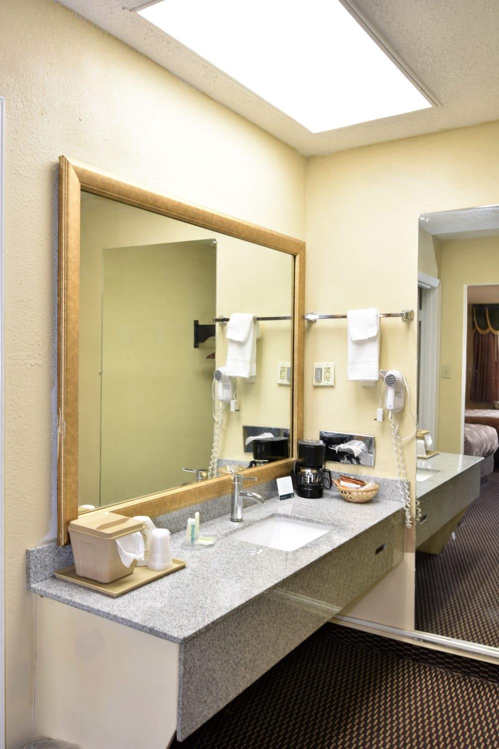 Rodeway Inn Harbison Area photo 17