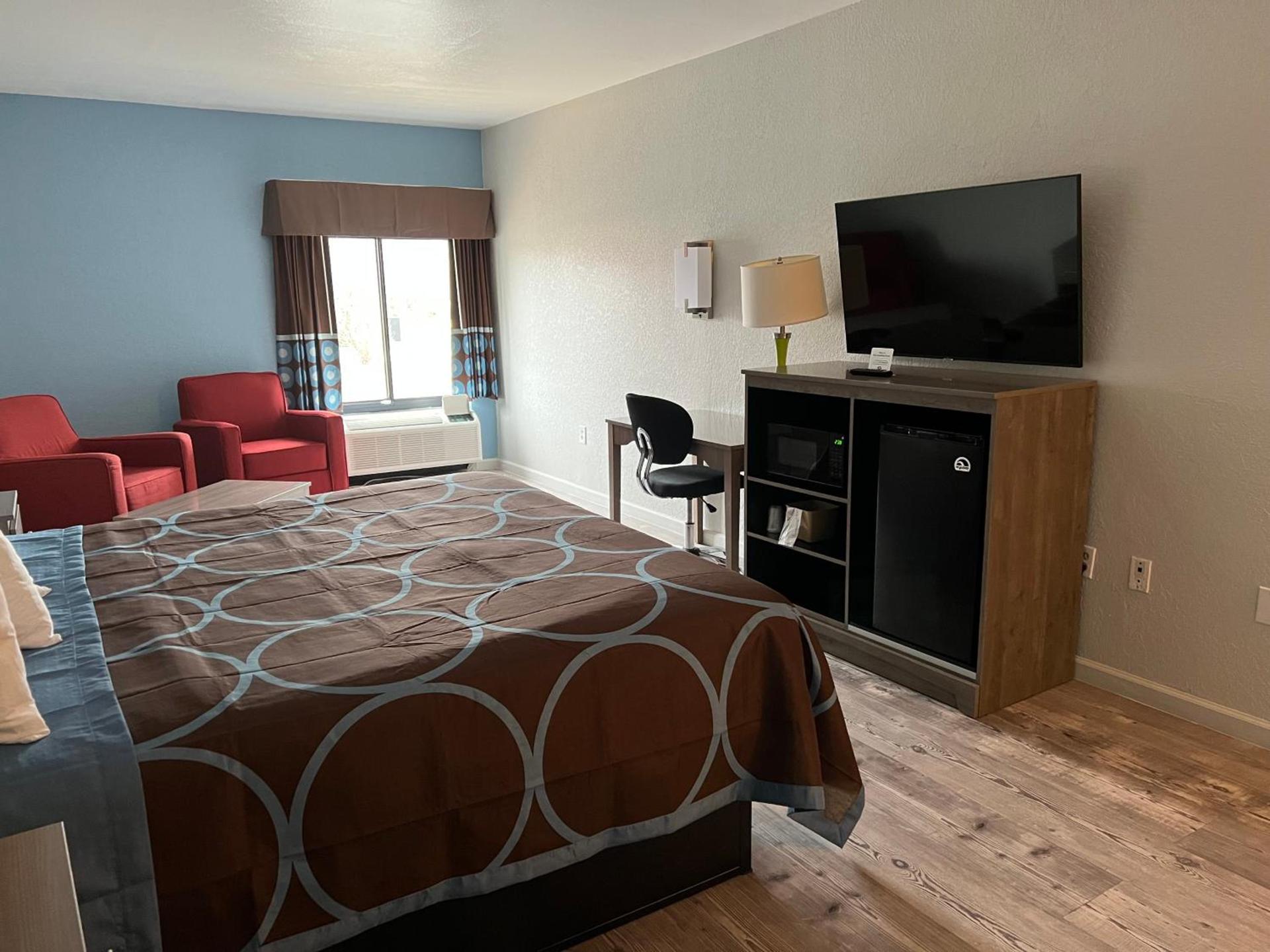 Super 8 by Wyndham Clemmons - Bermuda Run - Winston-Salem I-40 photo 26