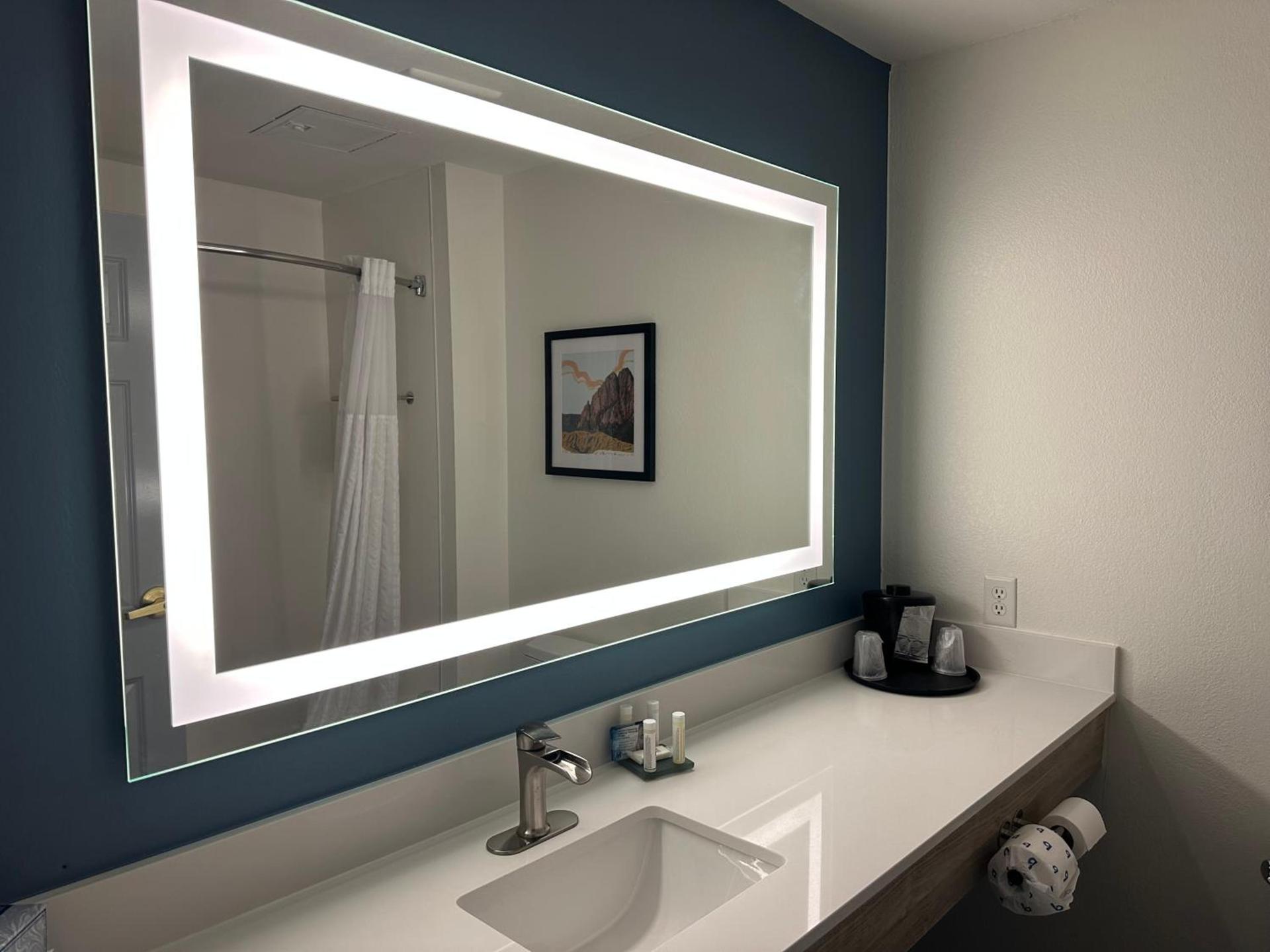 La Quinta Inn & Suites by Wyndham Albuquerque Midtown photo 16