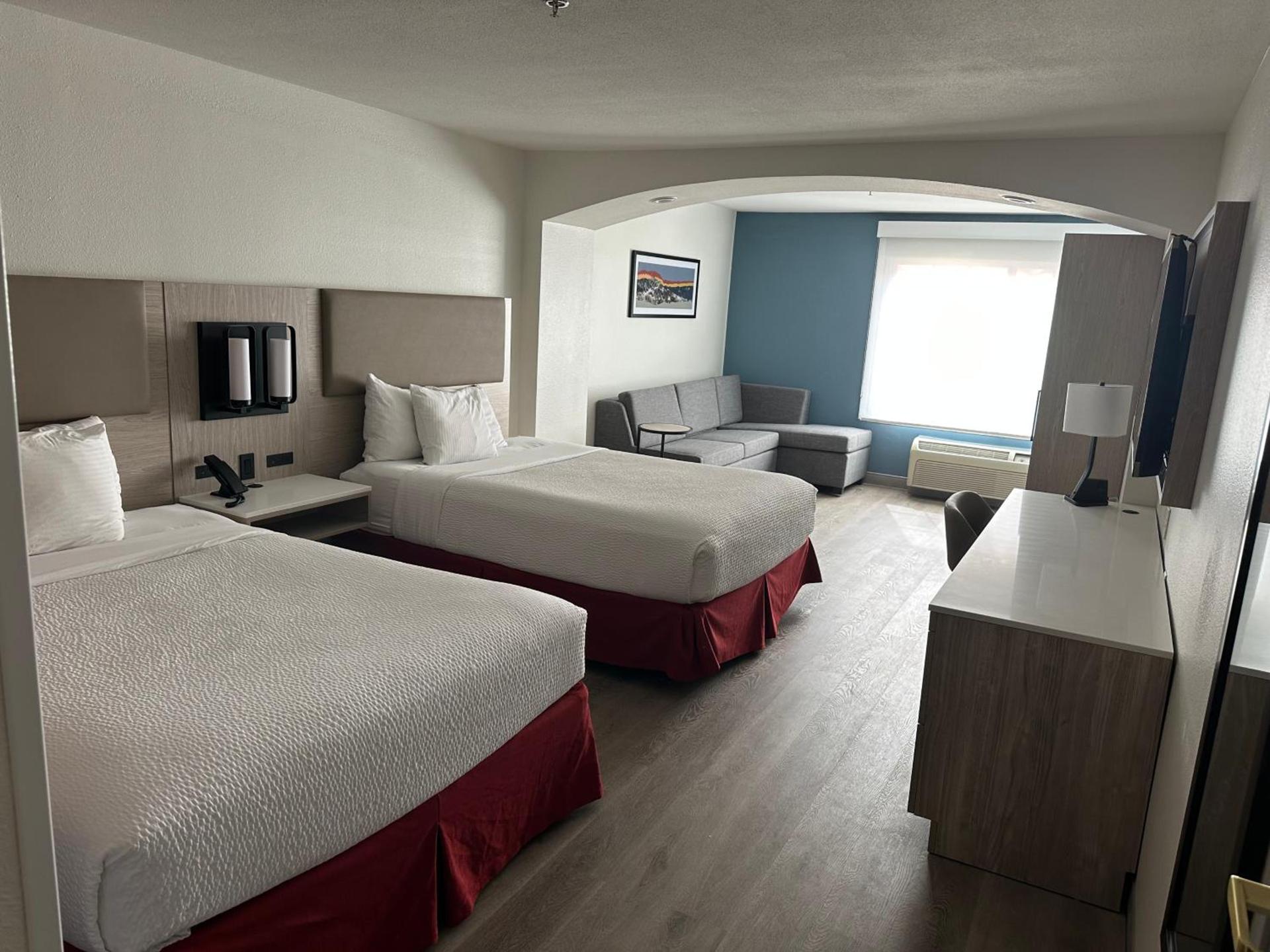 La Quinta Inn & Suites by Wyndham Albuquerque Midtown photo 17