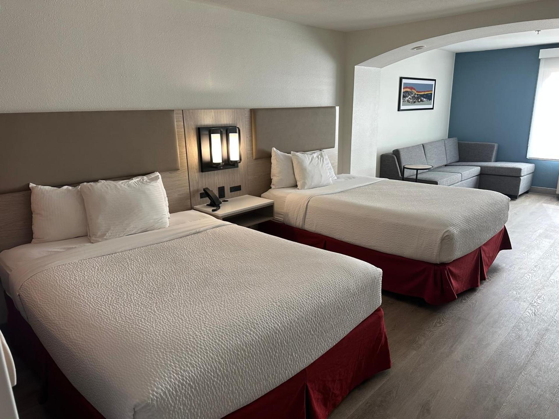 La Quinta Inn & Suites by Wyndham Albuquerque Midtown photo 26