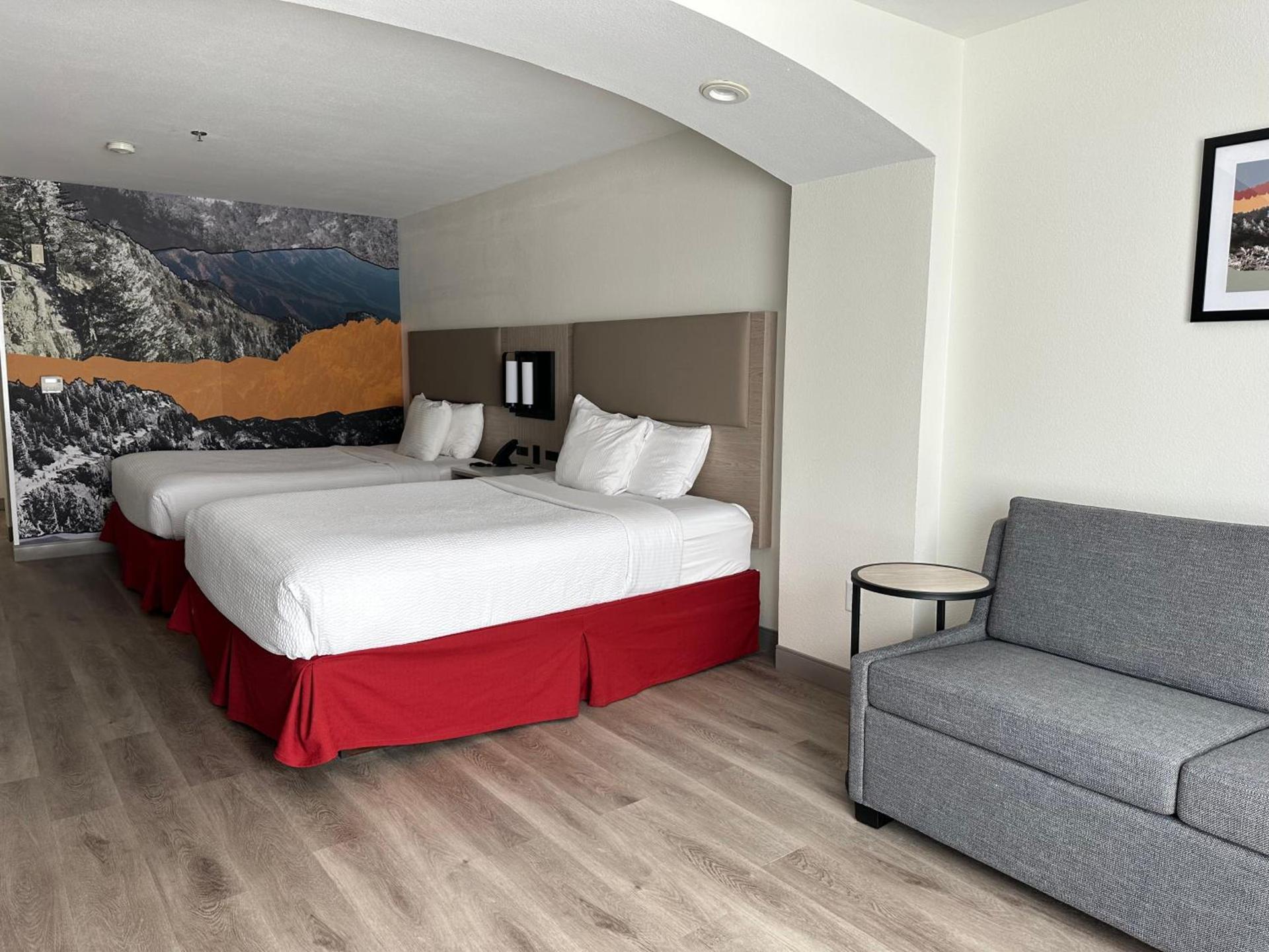 La Quinta Inn & Suites by Wyndham Albuquerque Midtown photo 25