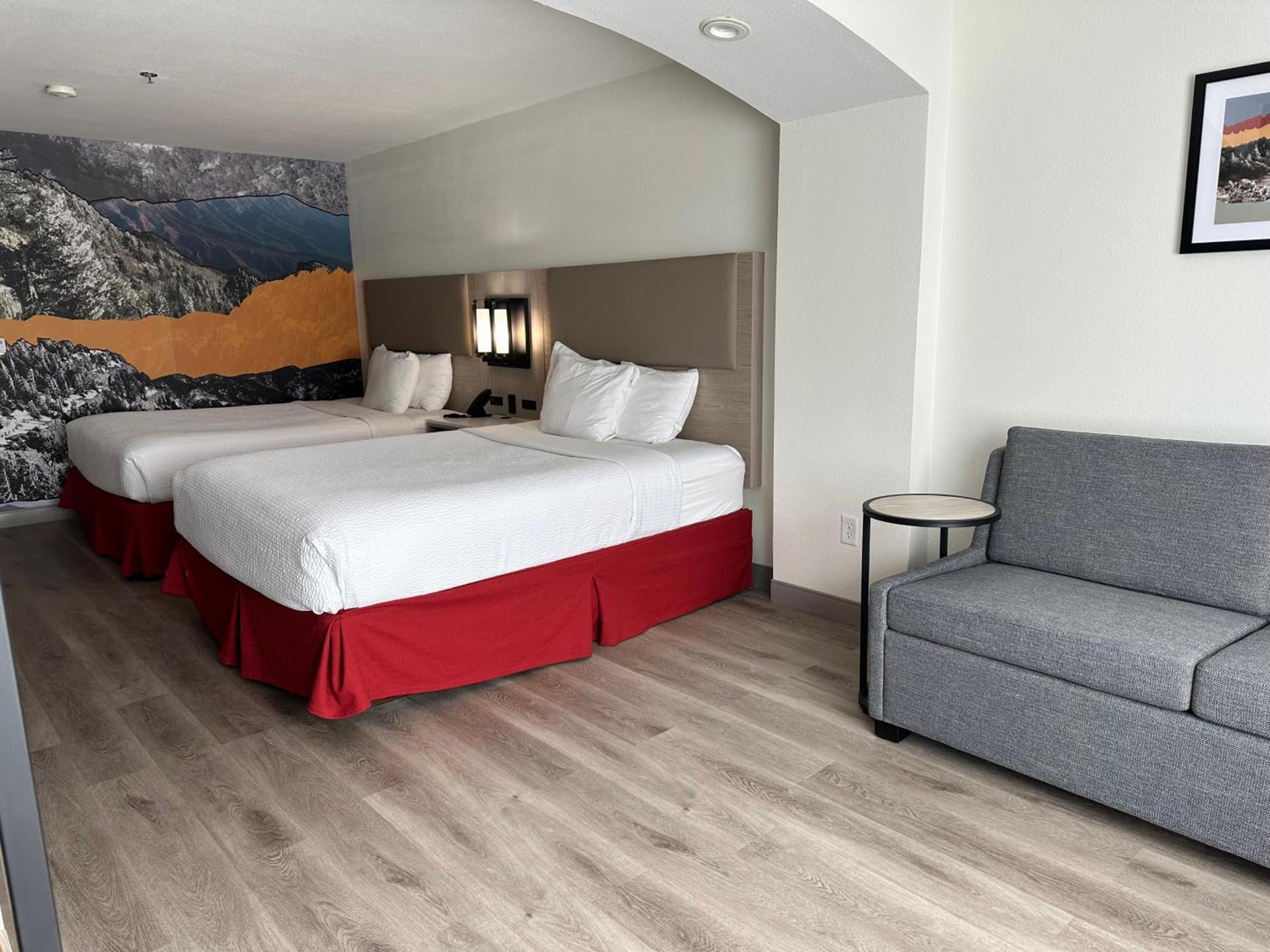 La Quinta Inn & Suites by Wyndham Albuquerque Midtown photo 27