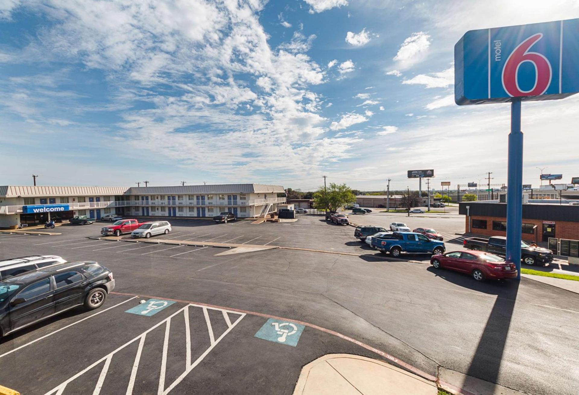 Motel 6 San Antonio TX I10 West photo 3