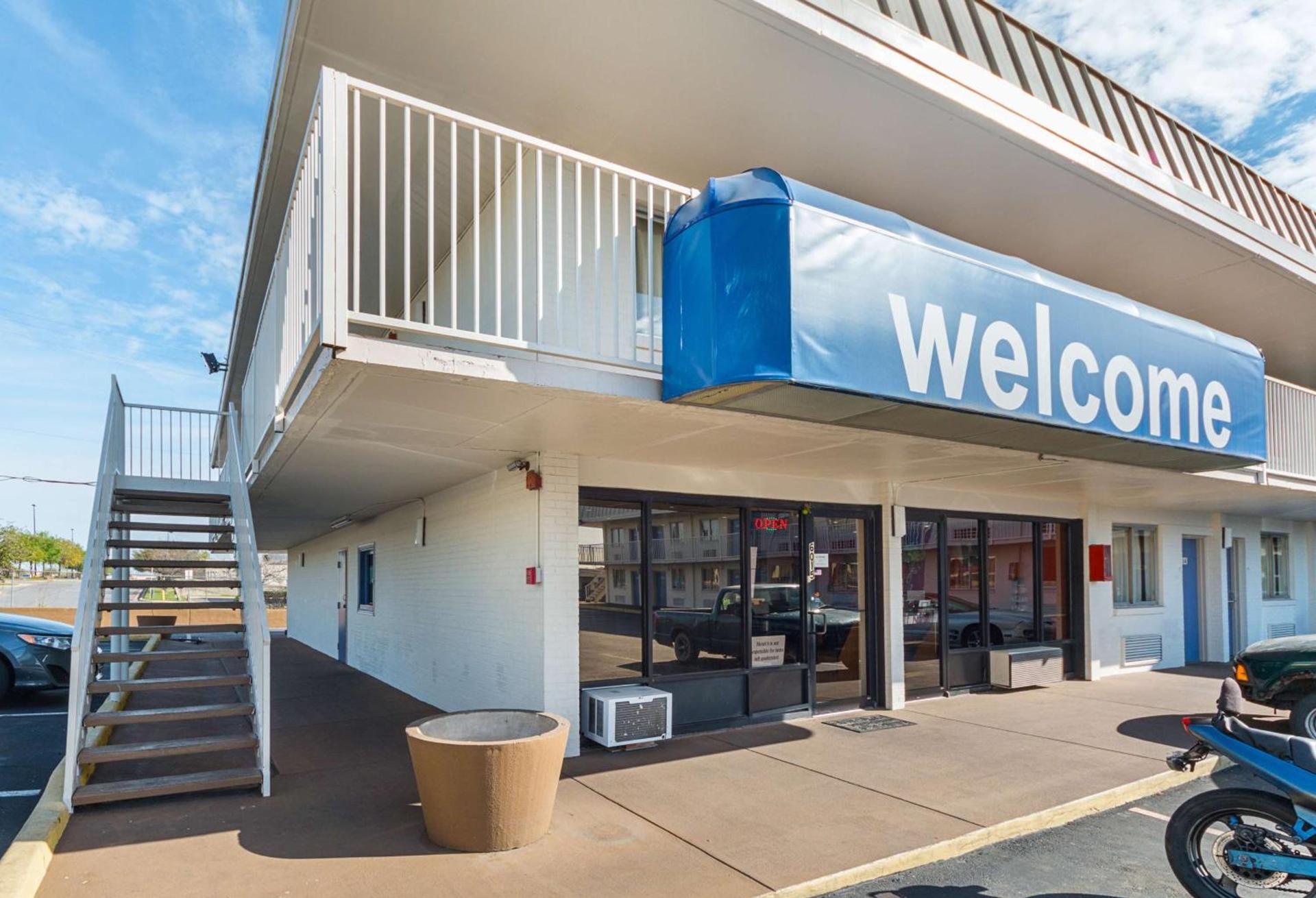 Motel 6 San Antonio TX I10 West photo 5