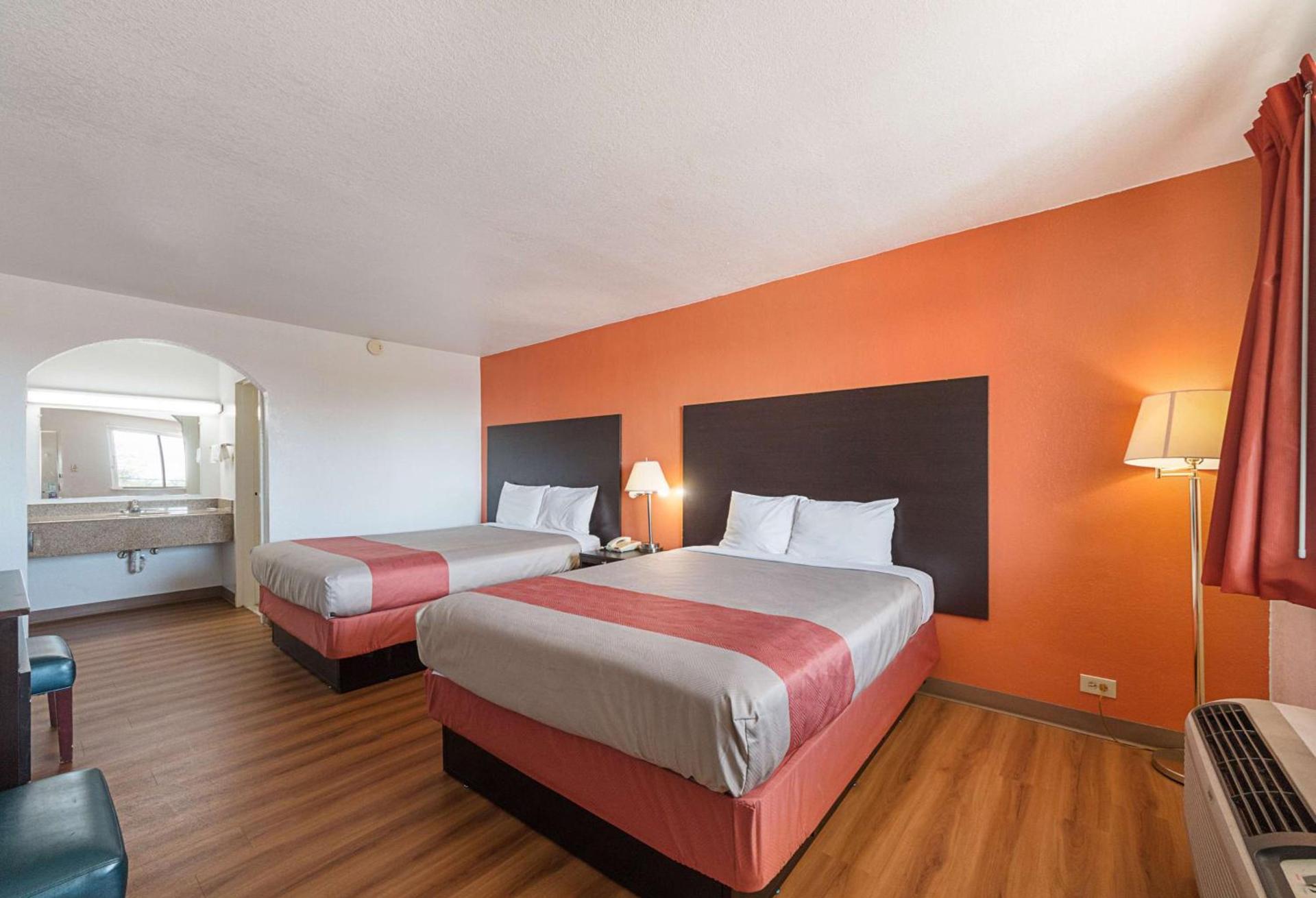 Motel 6 San Antonio TX I10 West photo 11