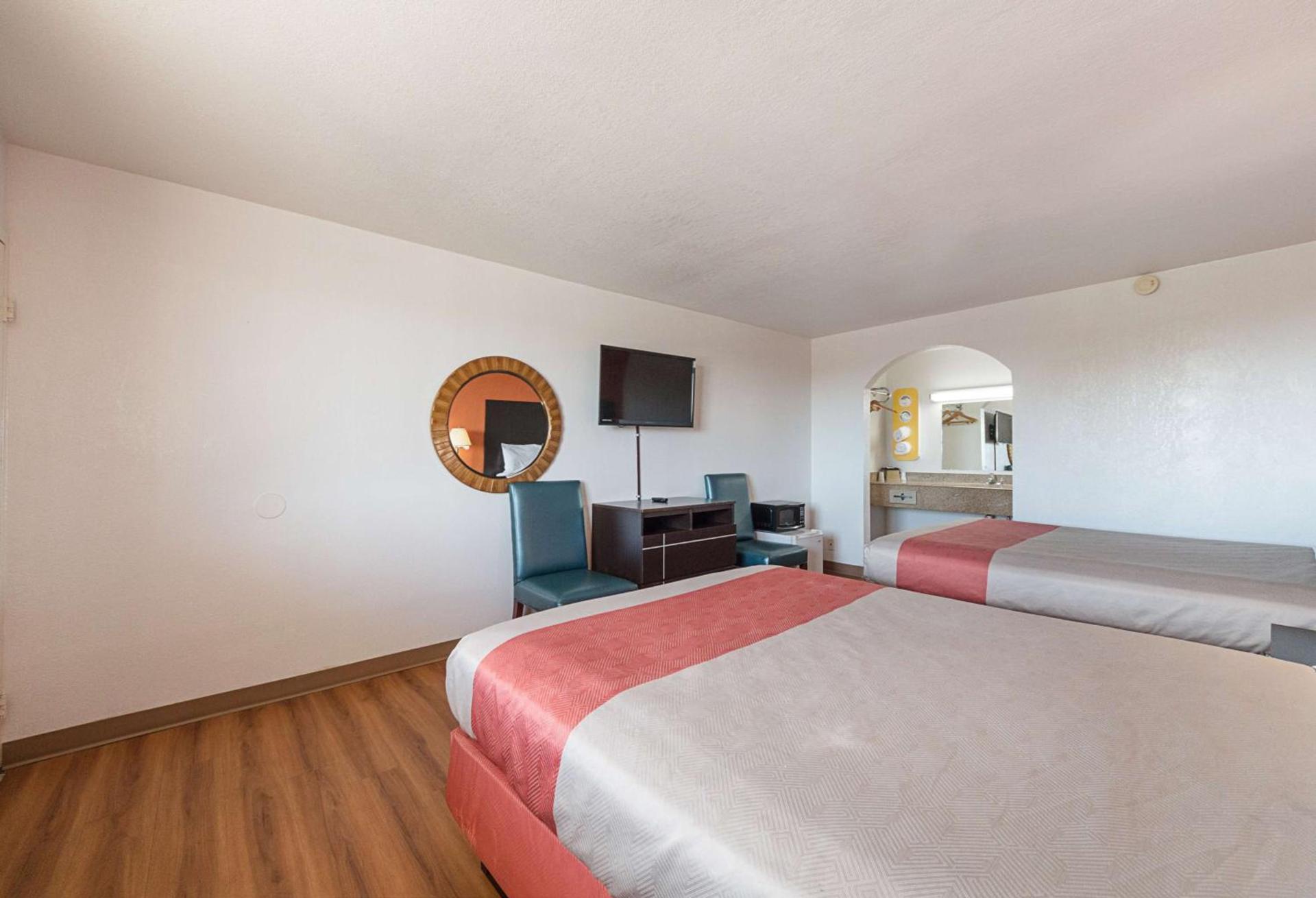 Motel 6 San Antonio TX I10 West photo 12