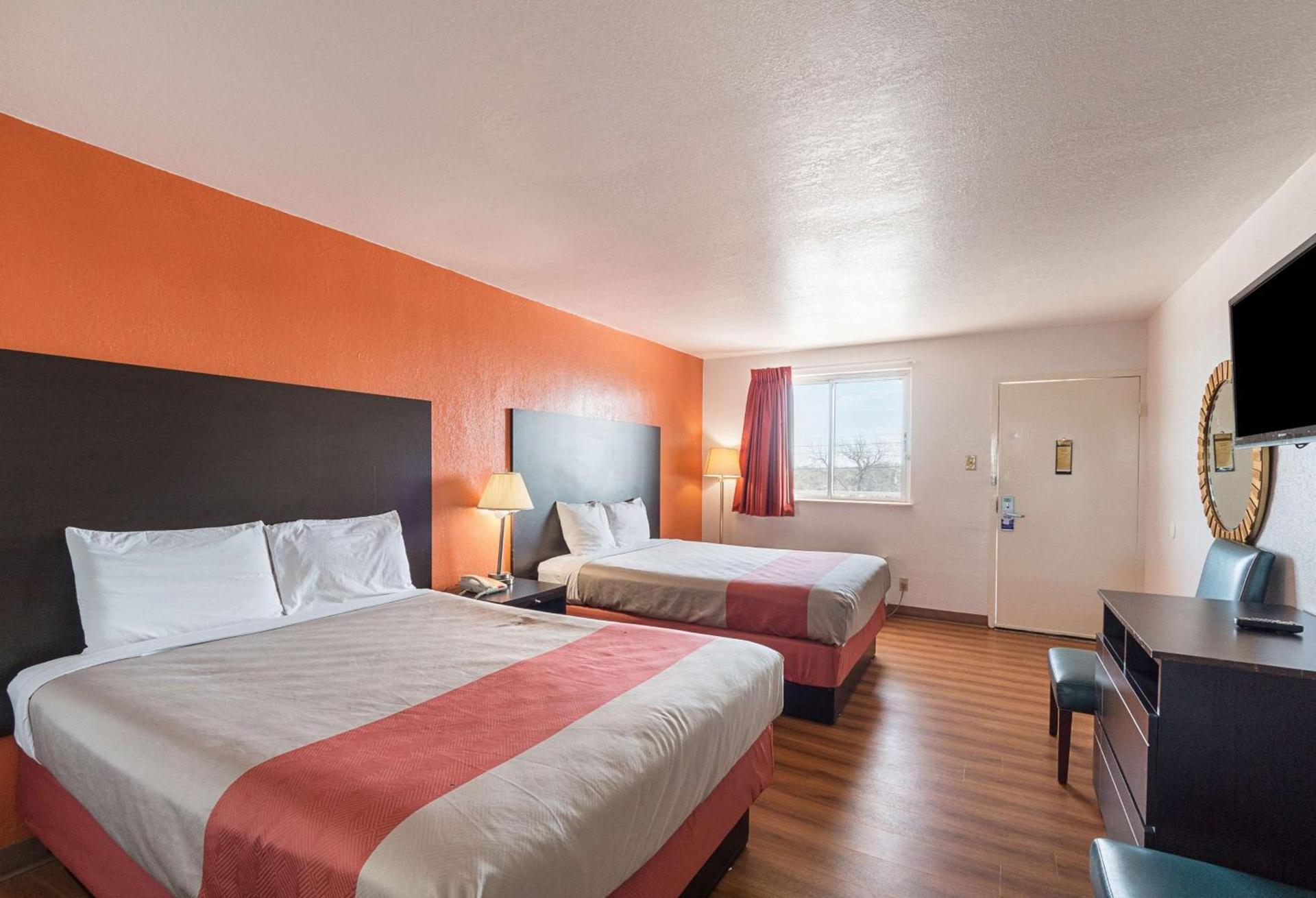 Motel 6 San Antonio TX I10 West photo 13