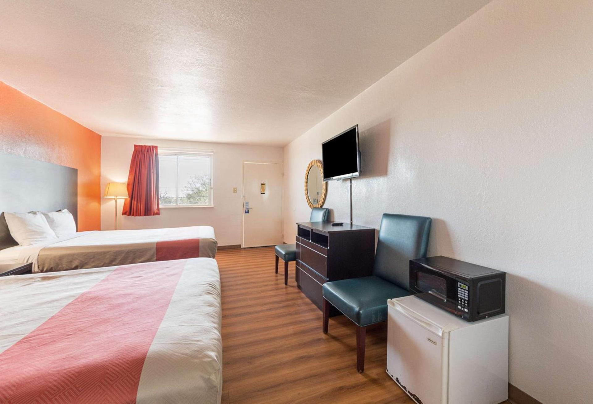 Motel 6 San Antonio TX I10 West photo 14